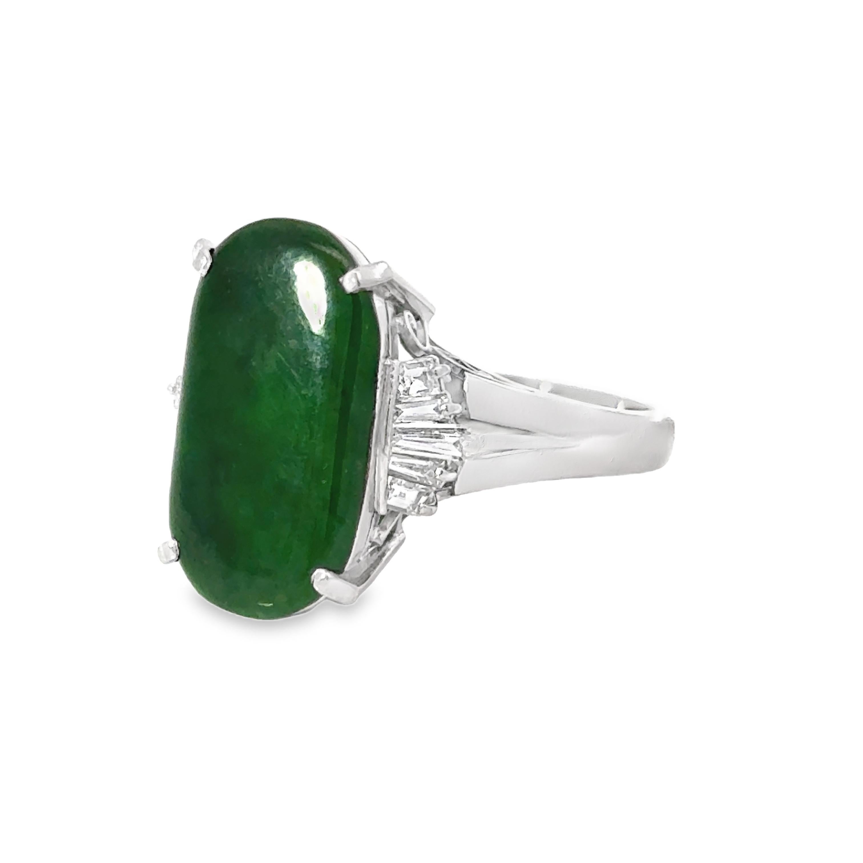 Anillo vintage de jadeíta, diamantes y platino de 4,75 quilates Moderno en venta
