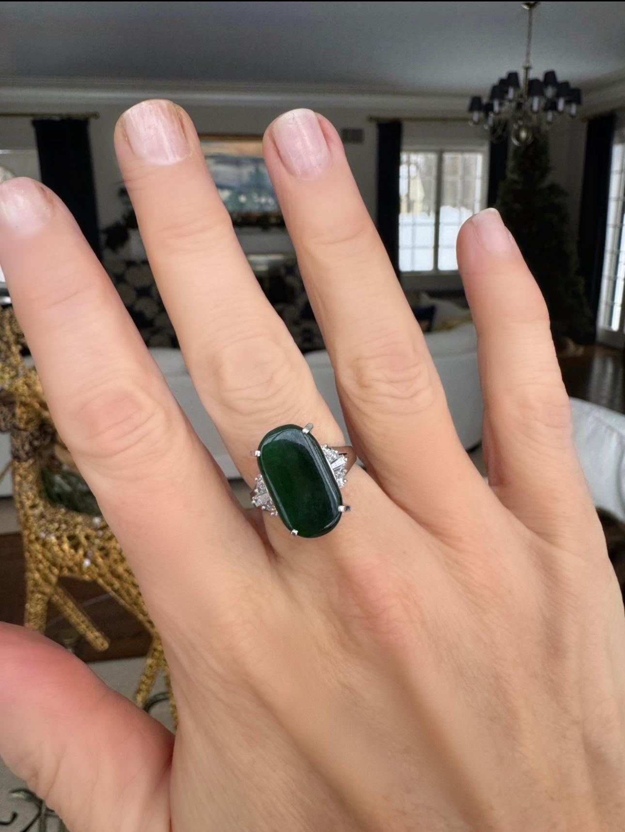 Anillo vintage de jadeíta, diamantes y platino de 4,75 quilates en venta 1