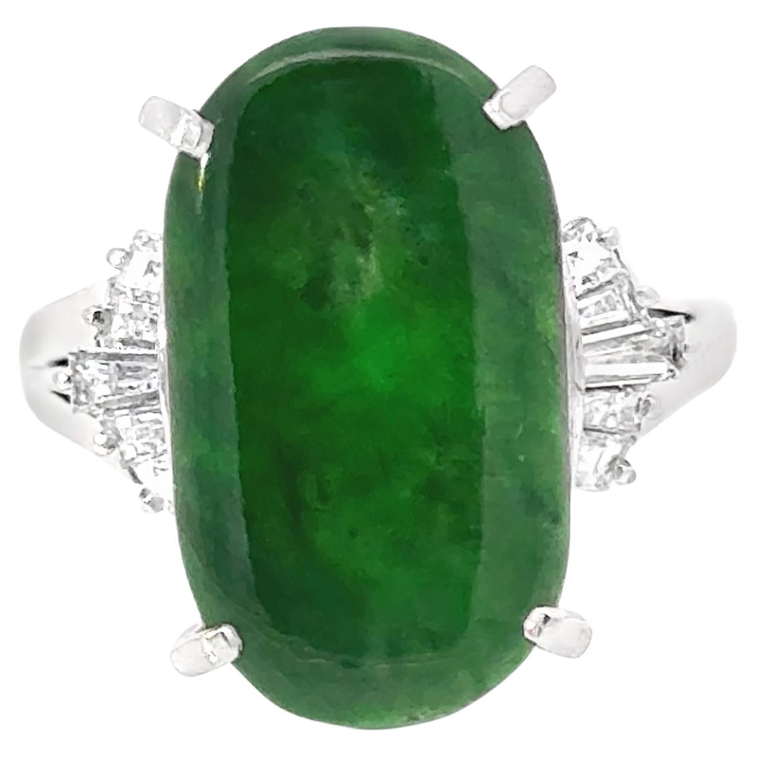 Anillo vintage de jadeíta, diamantes y platino de 4,75 quilates en venta
