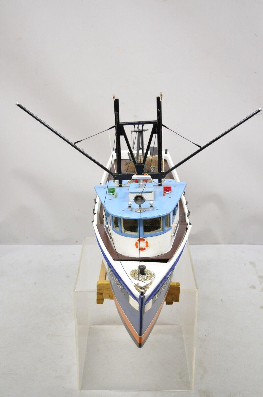 Vintage Fishing Boat Ship Model a, Rab NJ 8592 In Good Condition For Sale In Philadelphia, PA