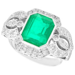 Vintage 4,85 carats  Bague habillée en or blanc avec émeraude et diamant de 1,80 carat