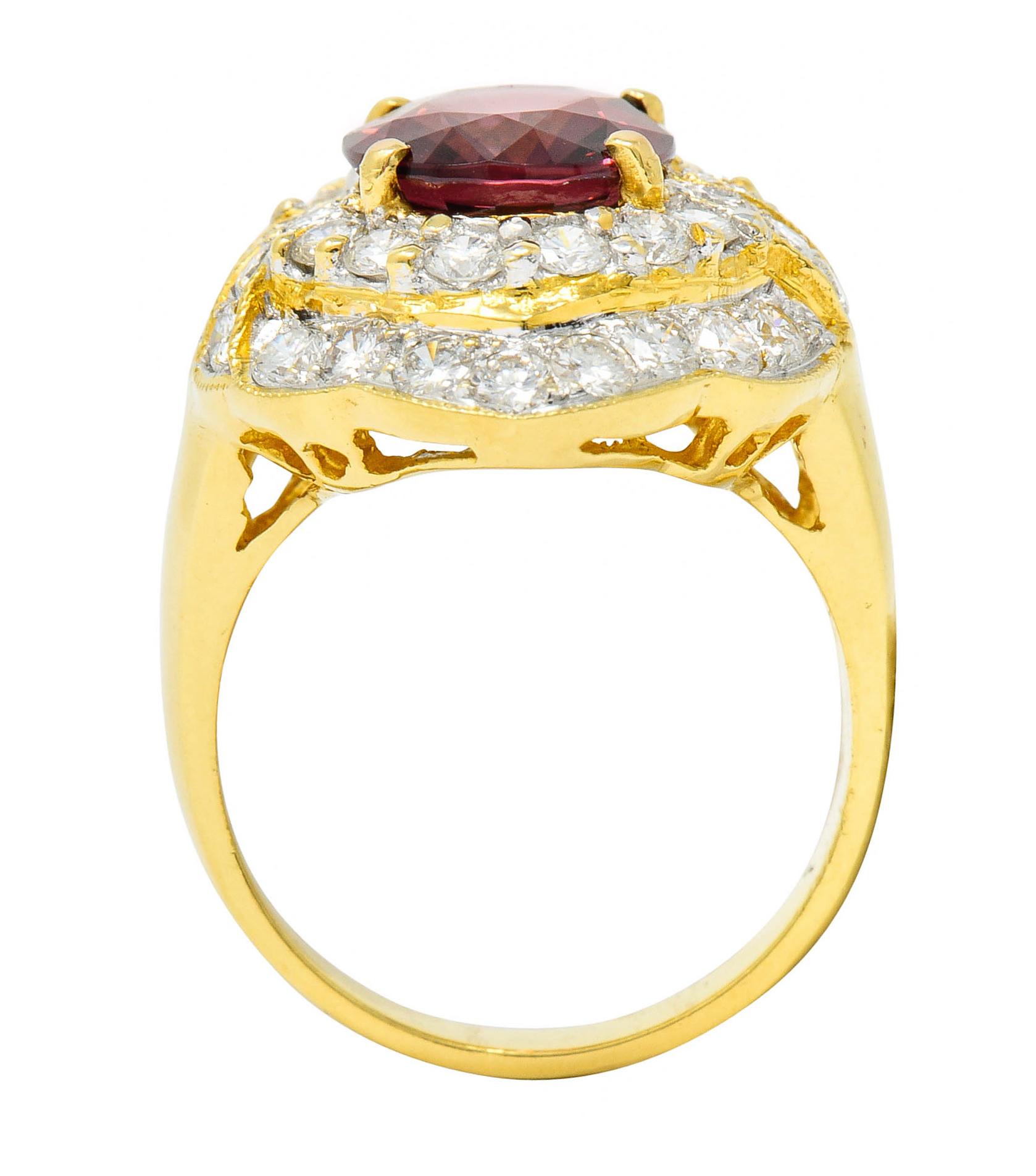 Women's or Men's Vintage 4.88 Carat No Heat Spinel Diamond 18 Karat Gold Cluster Ring GIA