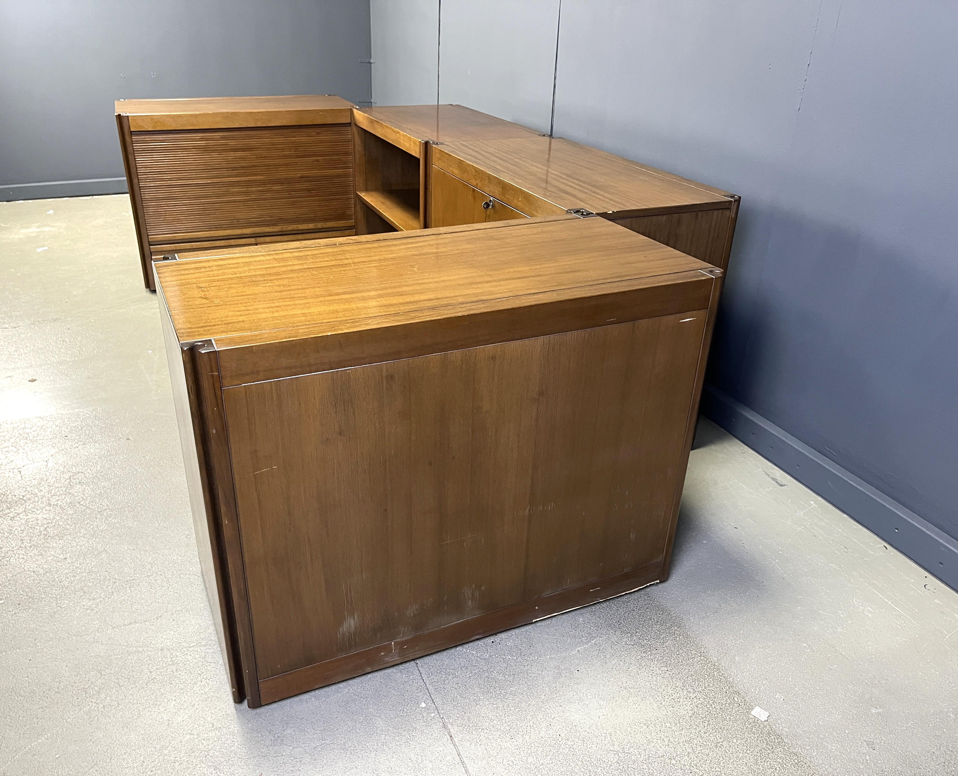 Vintage 4d sideboard by Angelo Mangiarotti for Molteni, 1970s In Good Condition For Sale In Leuven, Vlaams Gewest