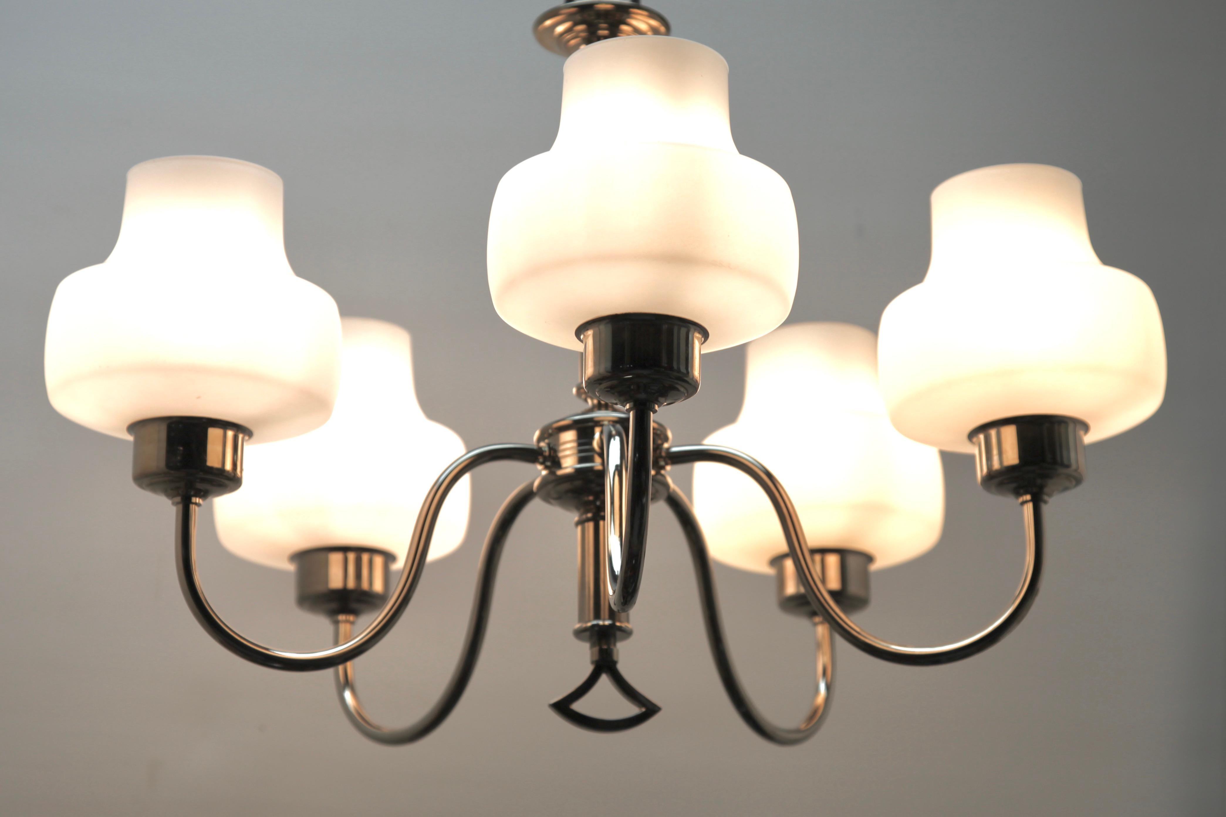 Mid-20th Century Vintage 5 Armes Chrome, Opalline Schade Chandelier Massive Lichting Belgium, 1960 For Sale