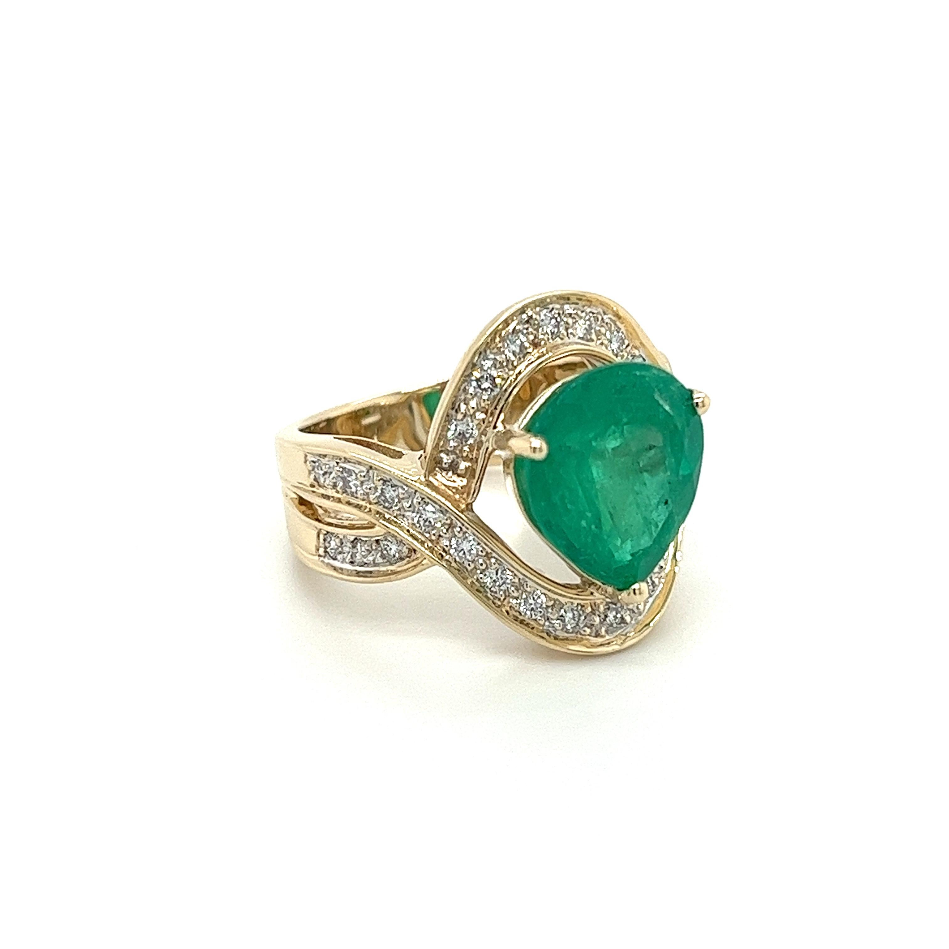 Vintage 5 Carat Pear Cut Emerald Crossover Double Split Band Ring For Sale 5