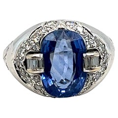 Vintage 5 Carats Sapphire and Diamond Cocktail Ring, 18 Karat Gold