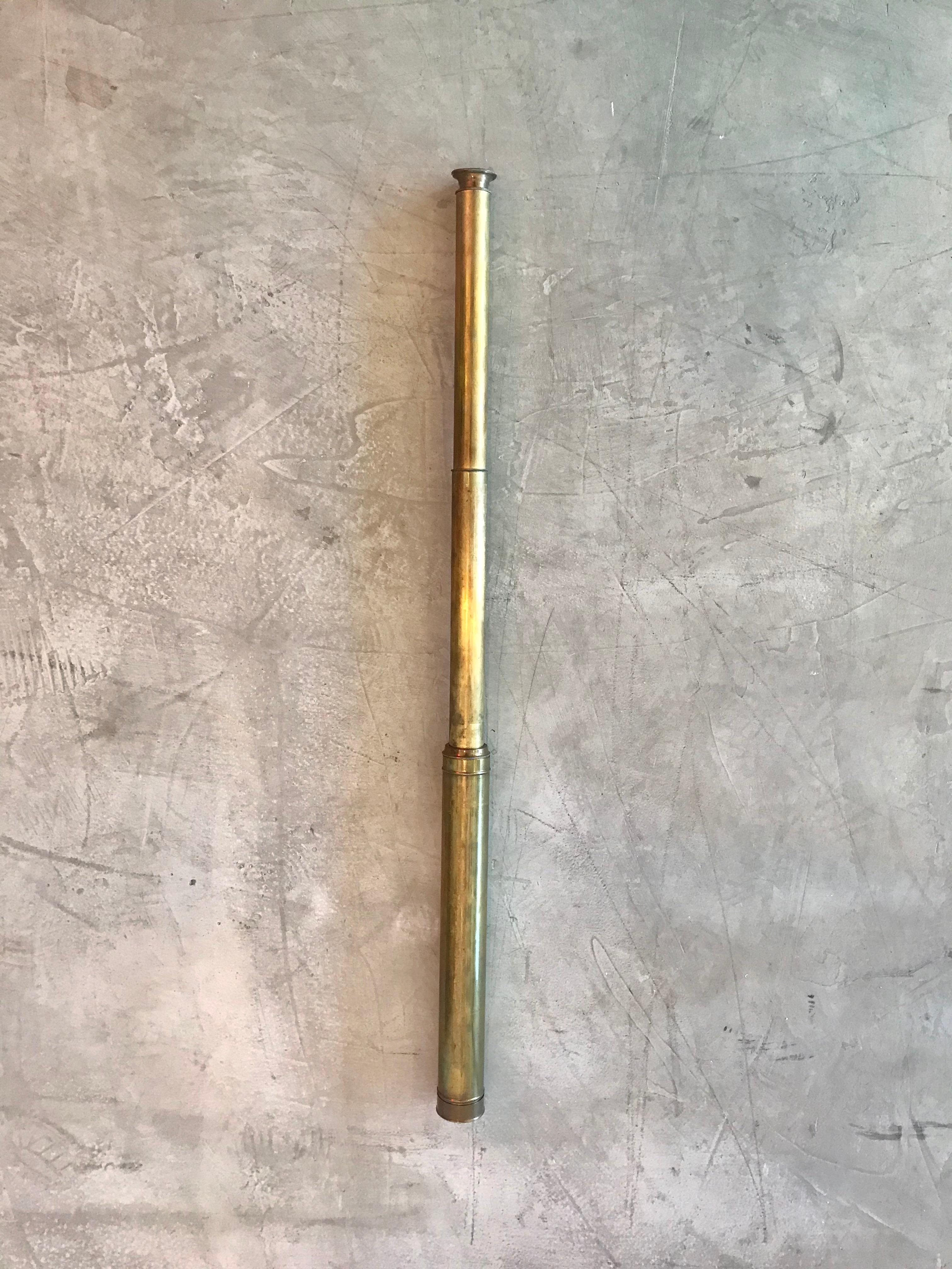 Vintage 5 Draw Brass Telescope In Good Condition For Sale In Los Angeles, CA