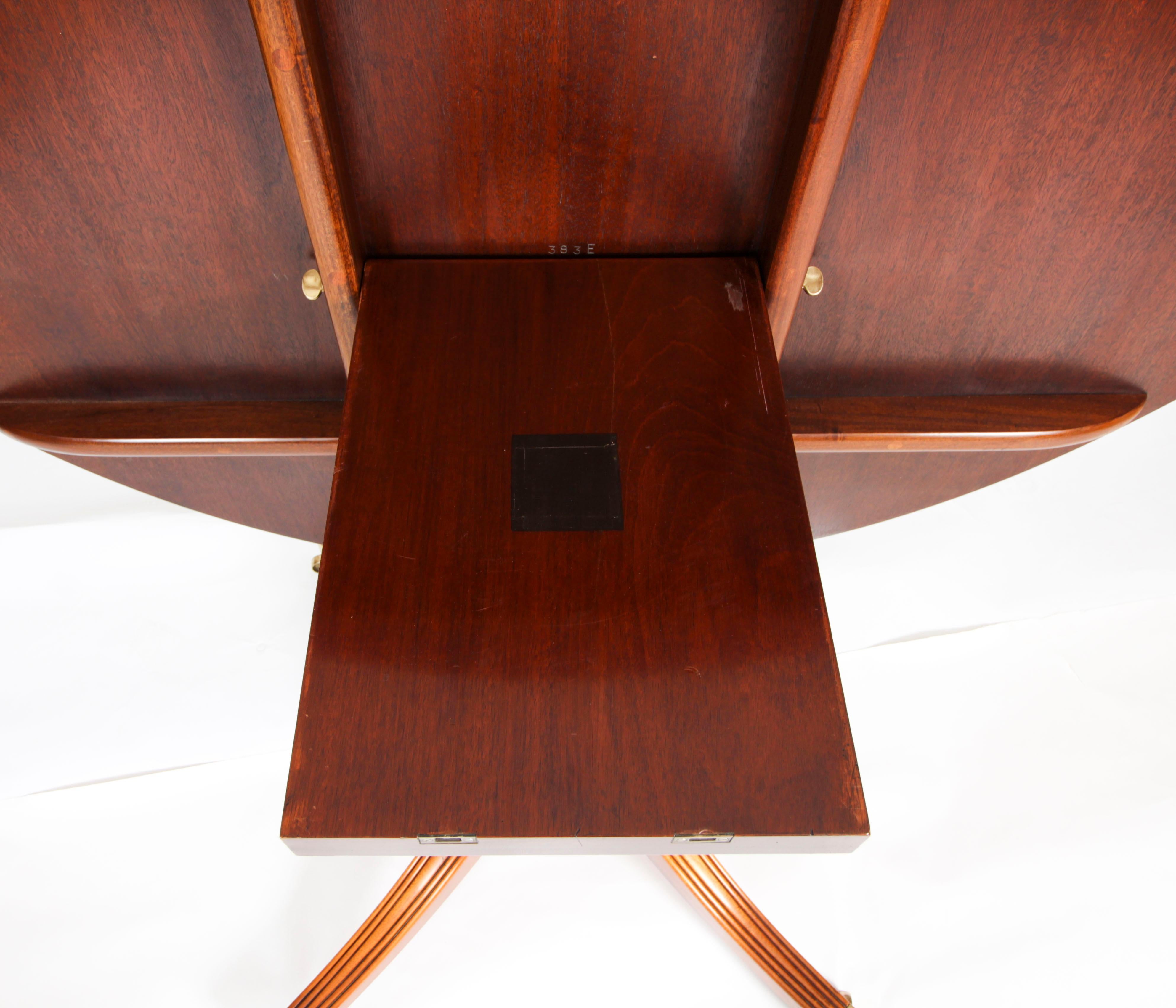 Table de salle à manger vintage de 5 pieds 3 po. de diamètre par William Tillman 20ème siècle en vente 7