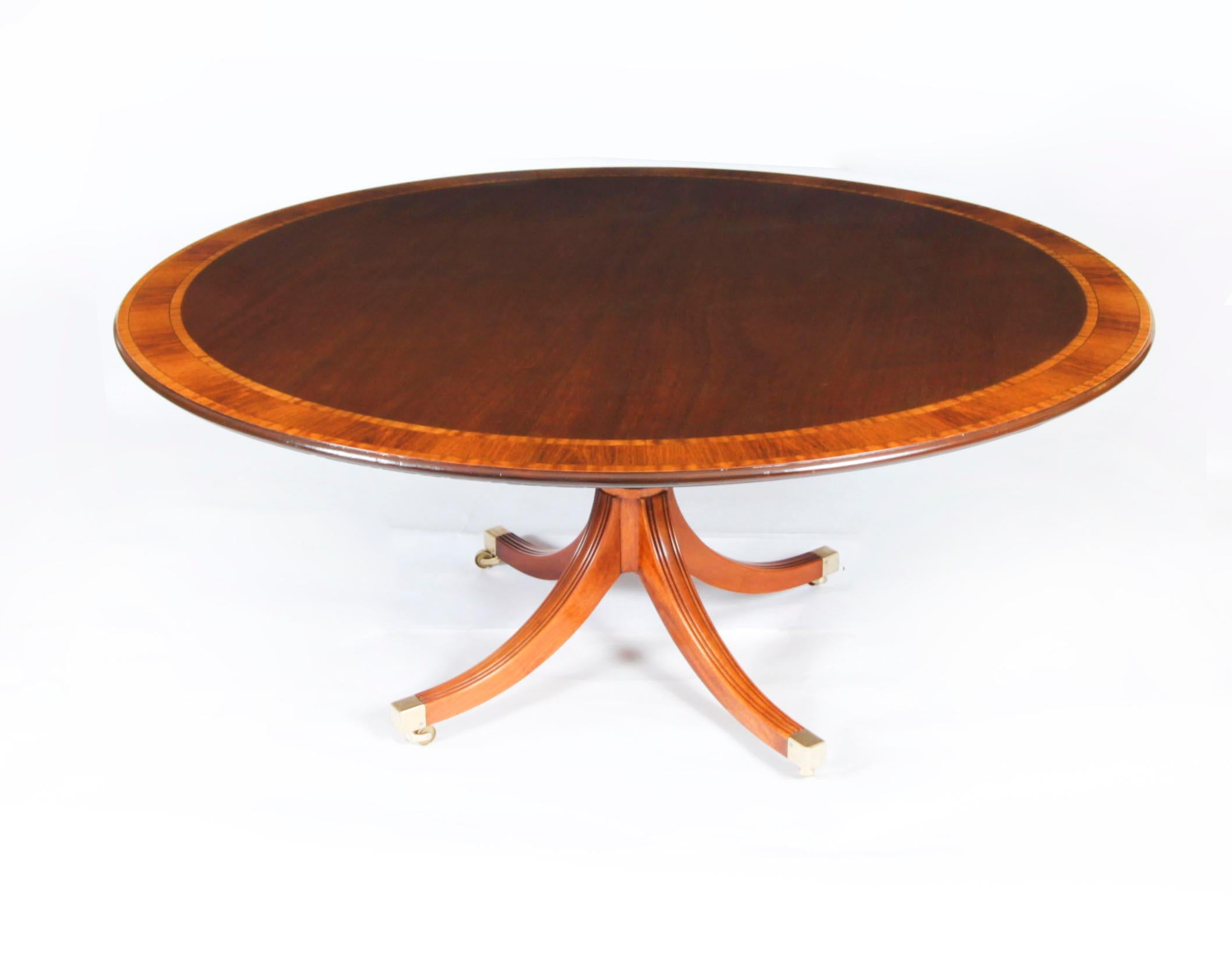 Table de salle à manger vintage de 5 pieds 3 po. de diamètre par William Tillman 20ème siècle en vente 14