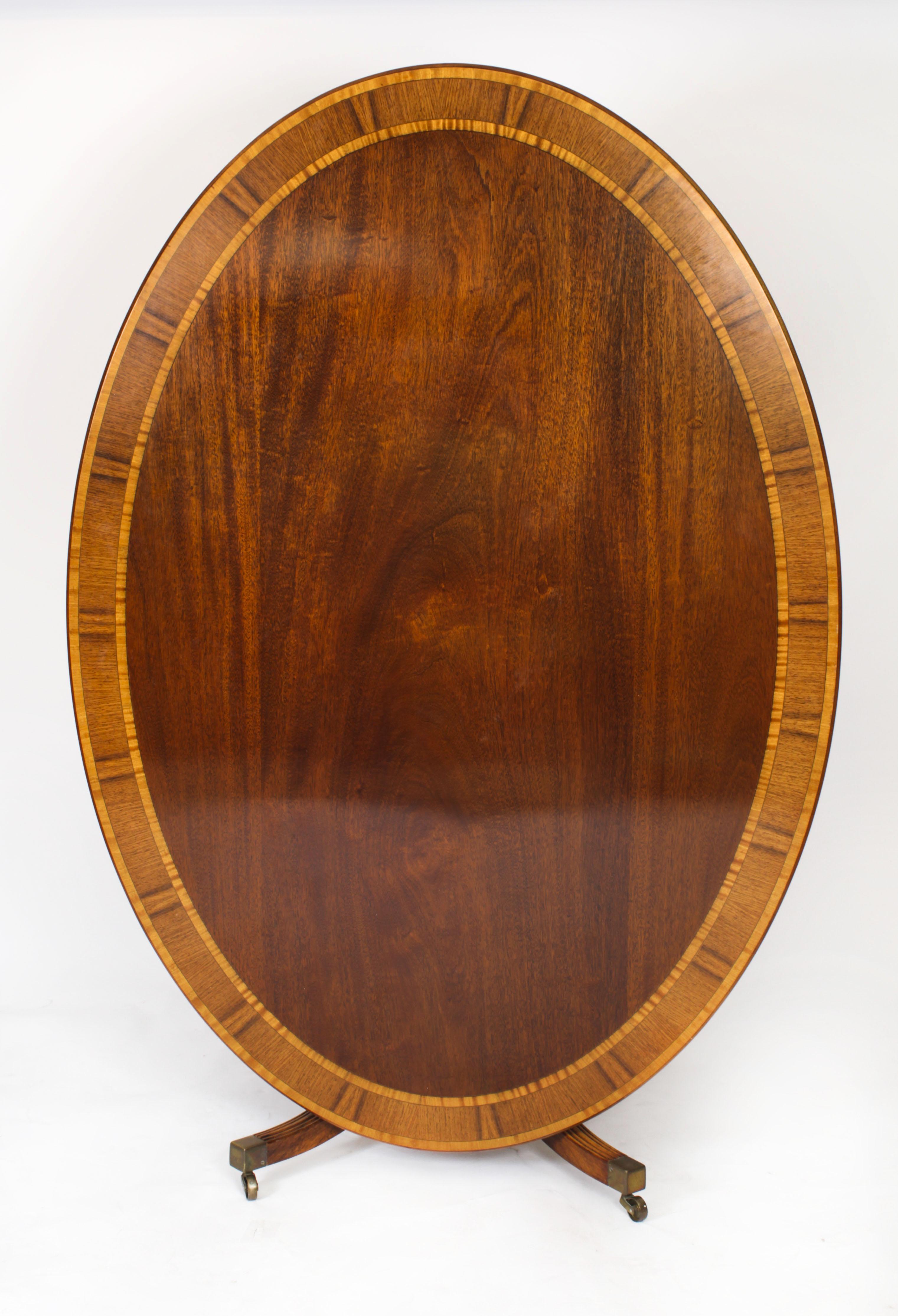 Vintage Oval Mahogany Dining Table by William Tillman, 20th Century In Good Condition In London, GB