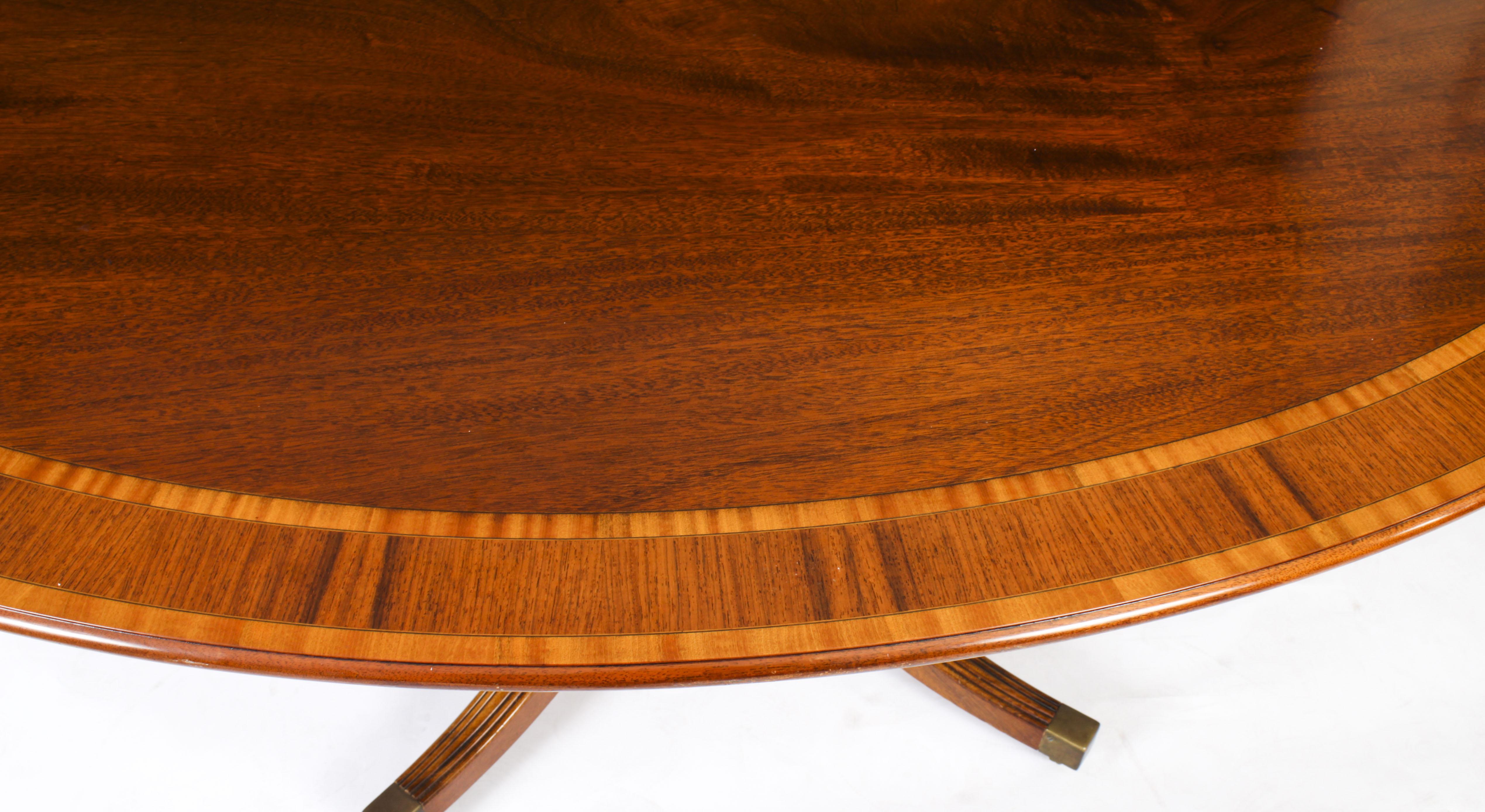 Vintage Oval Mahogany Dining Table by William Tillman, 20th Century 2