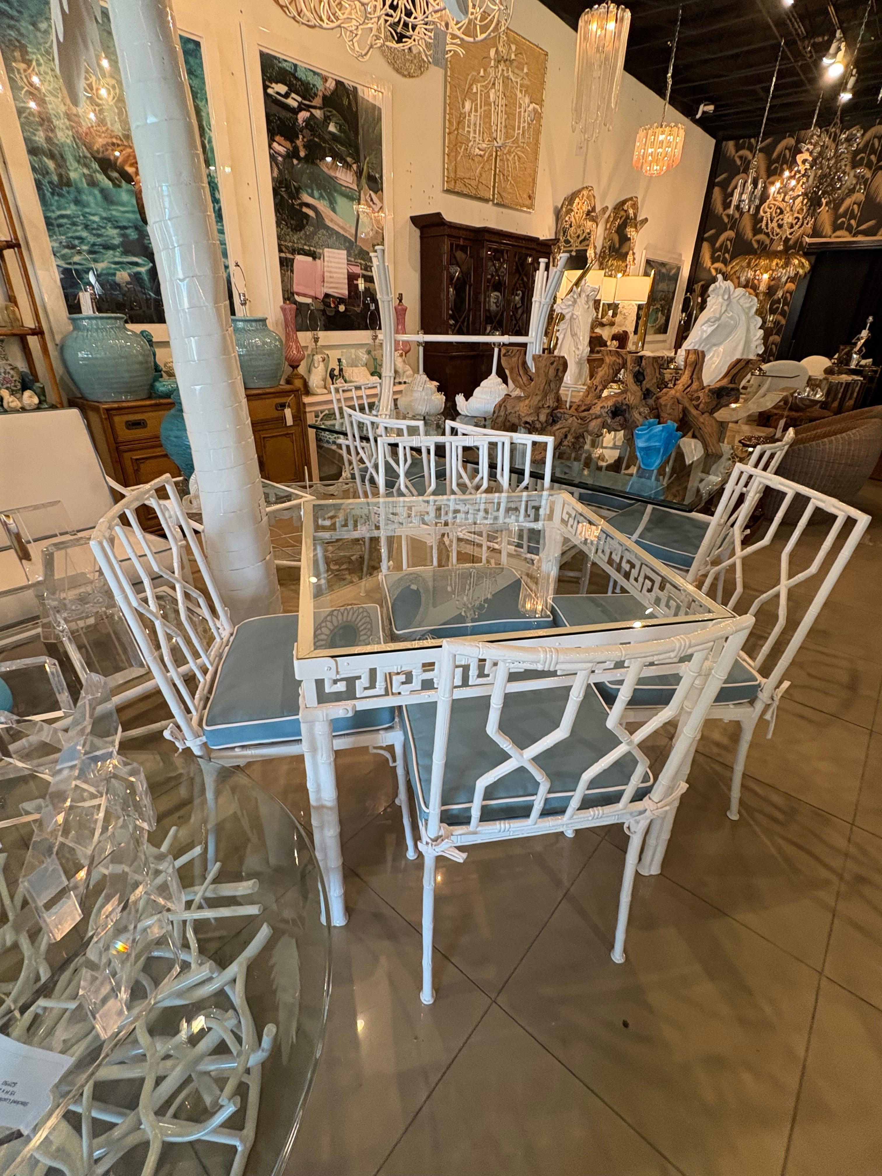 Vintage 5 Pc Faux Bamboo Greek Key Patio Dining Game Table & Chairs Restaurato in vendita 3