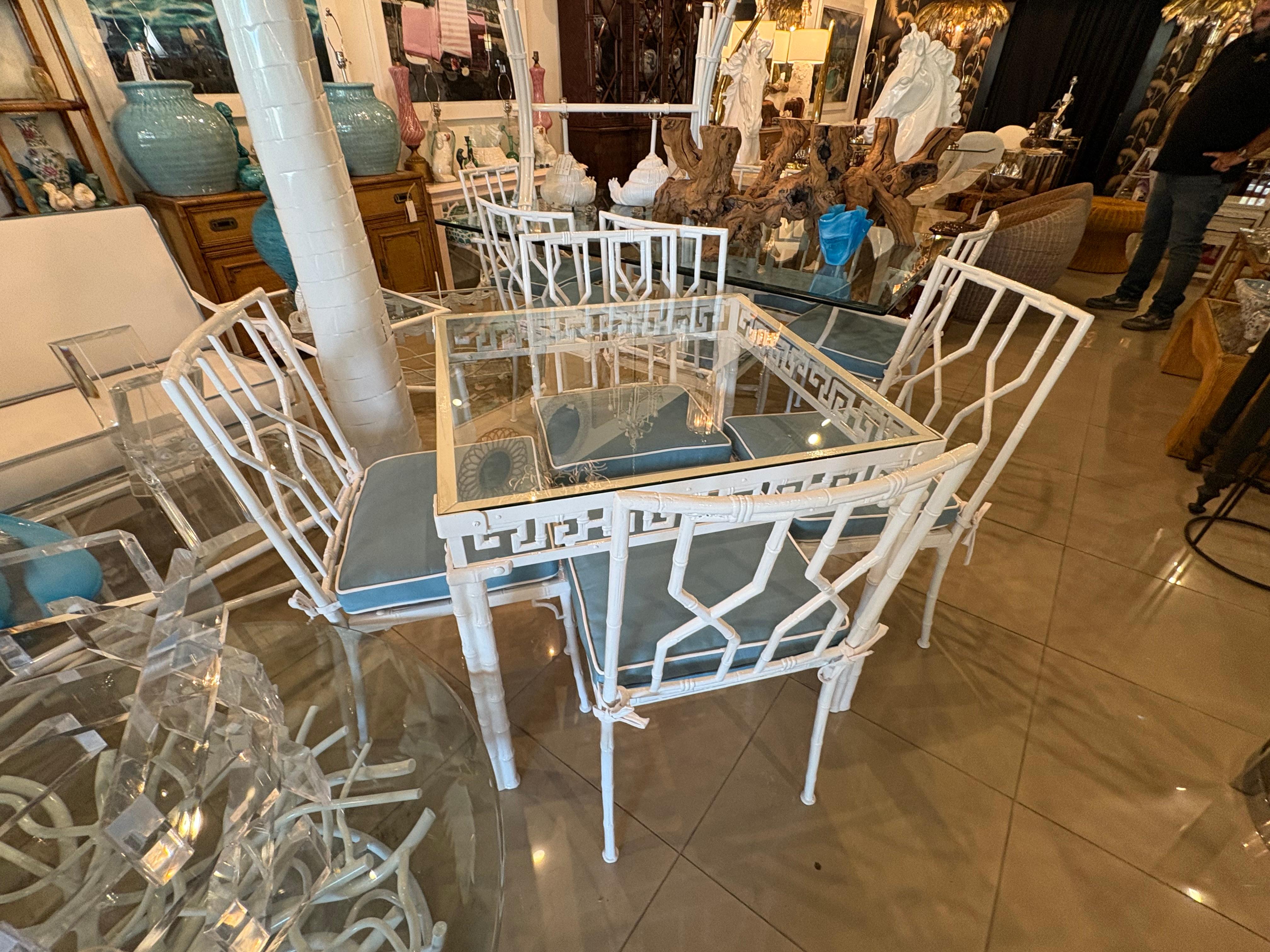 Vintage 5 Pc Faux Bamboo Greek Key Patio Dining Game Table & Chairs Restaurato in vendita 4