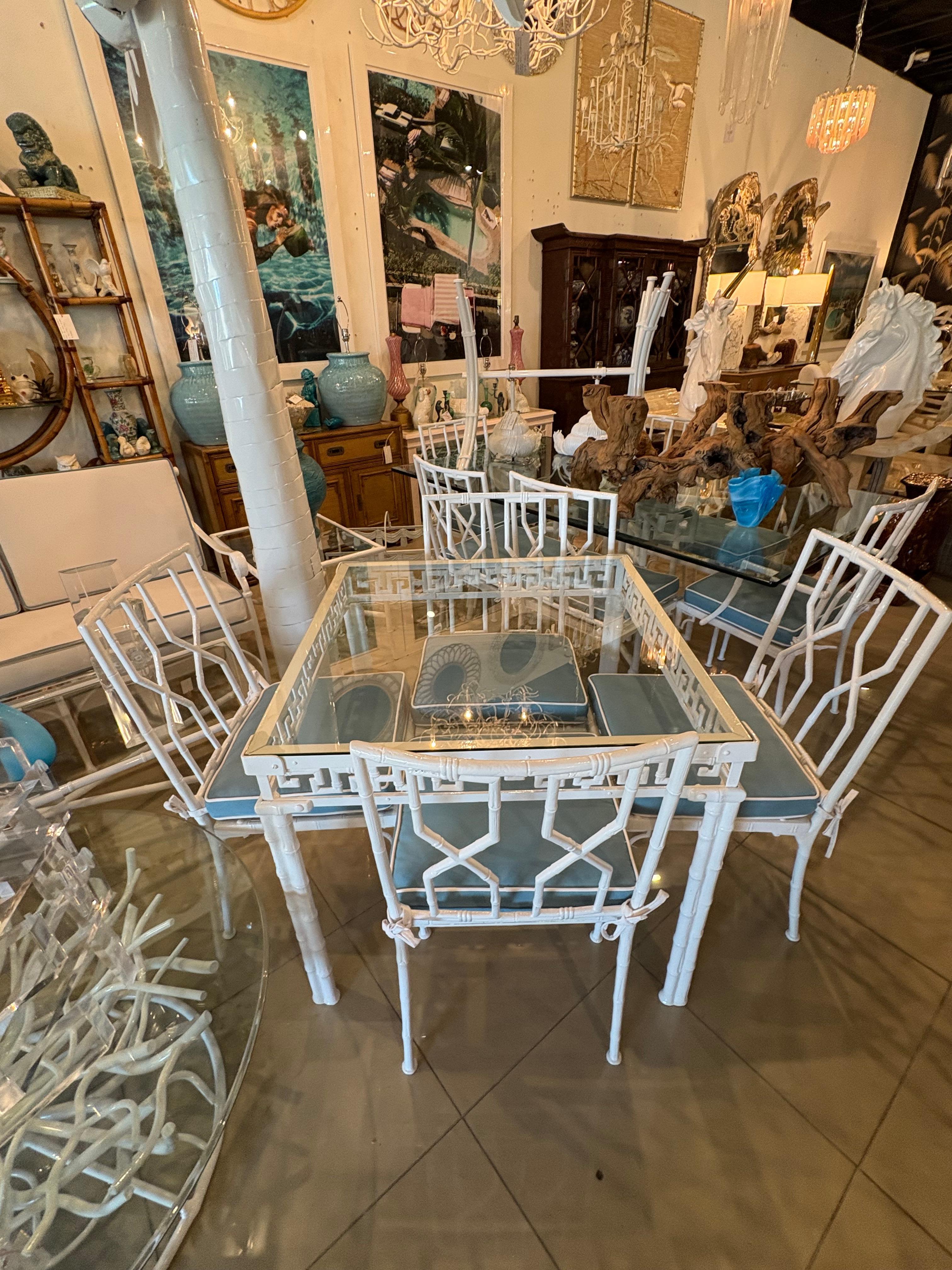 Americano Vintage 5 Pc Faux Bamboo Greek Key Patio Dining Game Table & Chairs Restaurato in vendita