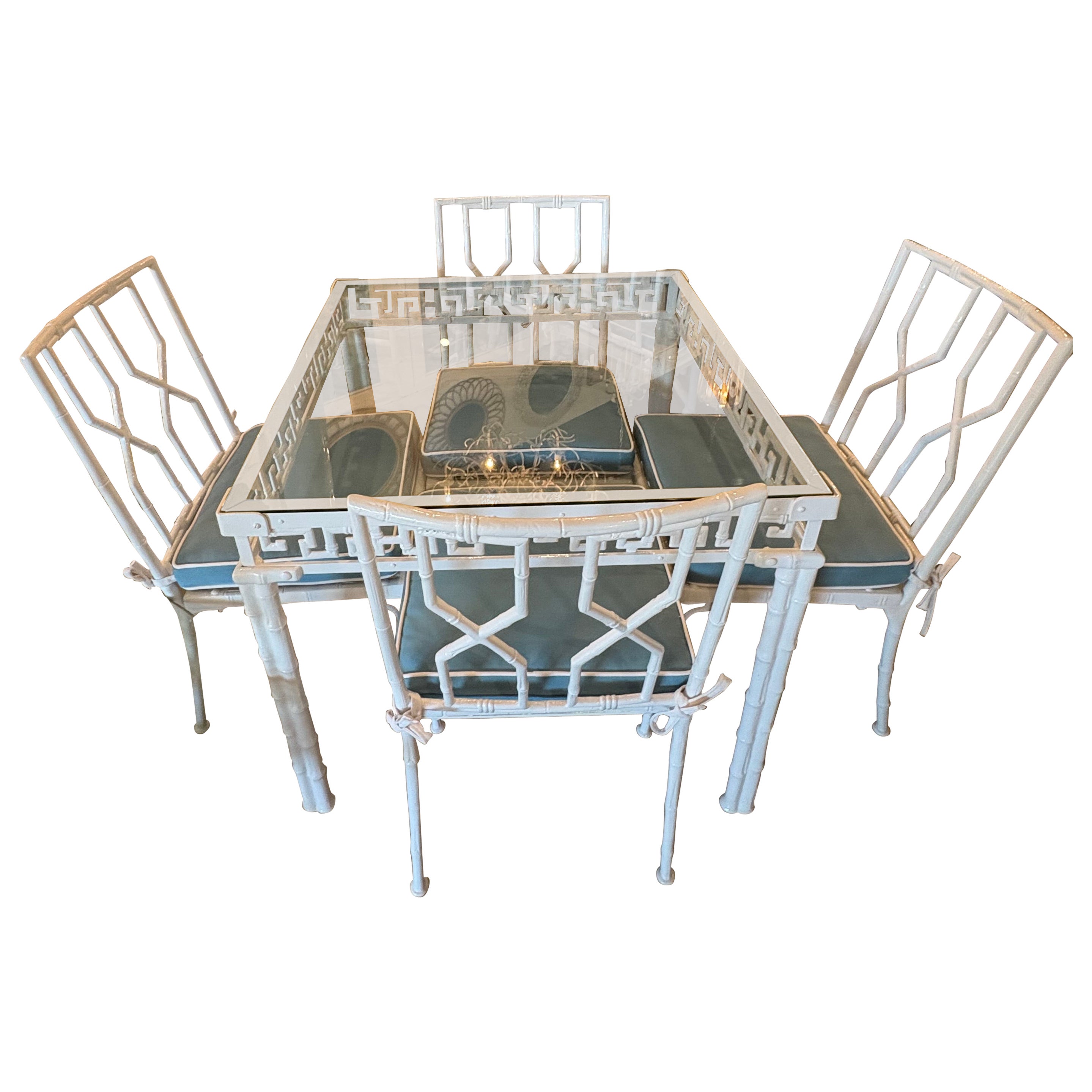 Vintage 5 Pc Faux Bamboo Greek Key Patio Dining Game Table & Chairs Restaurato in vendita