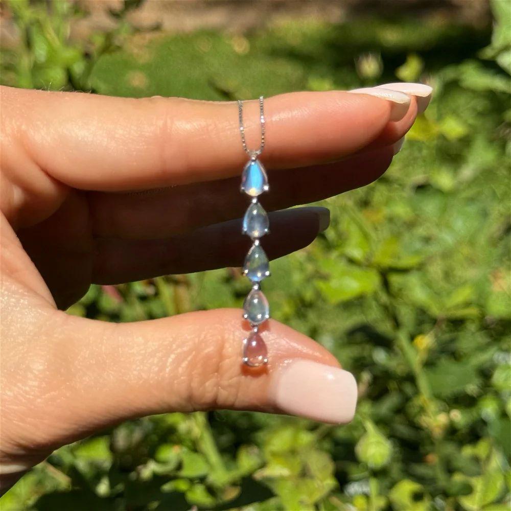 Moderniste Vintage 5 Pear Moonstone Gold Drop Necklace en vente