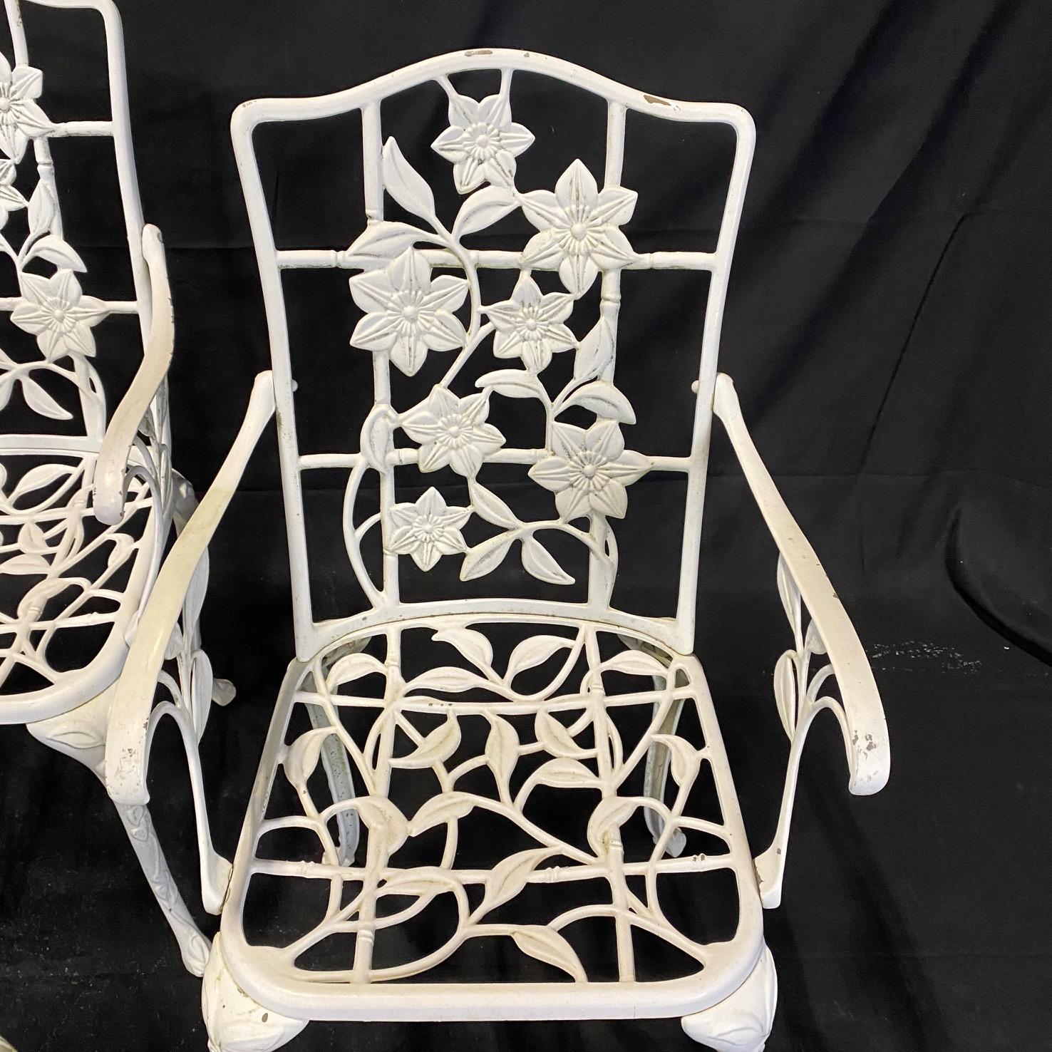 Vintage 5 Piece Set of English Nova Garden Patio Furniture with Vines and Leaves In Good Condition For Sale In Hopewell, NJ