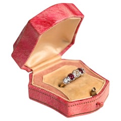 Anillo de compromiso vintage de 5 diamantes (aprox. 1 quilate) y rubí, oro amarillo