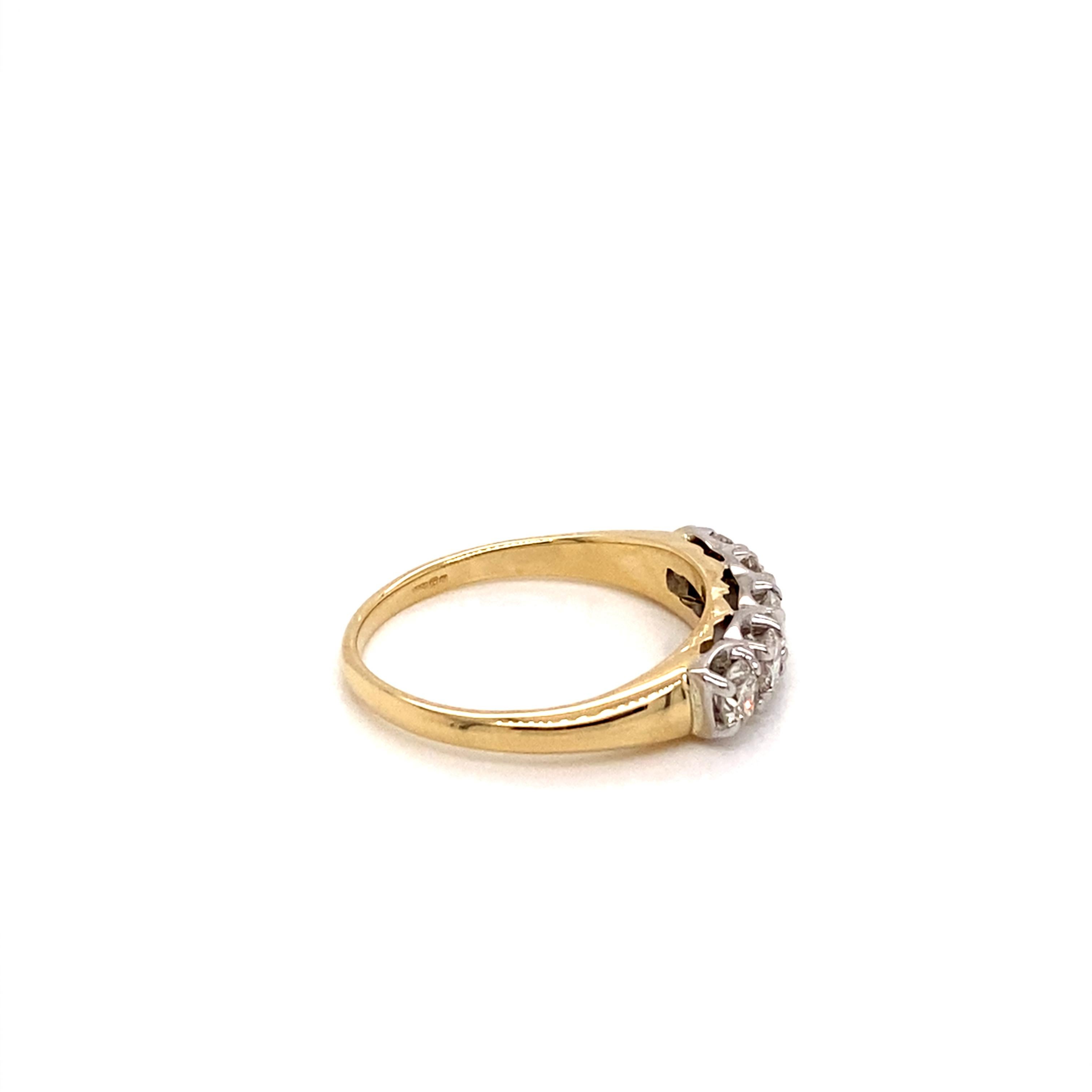 Vintage 5 Stone Diamond 14K Yellow Gold Ring In Good Condition In New York City, NY