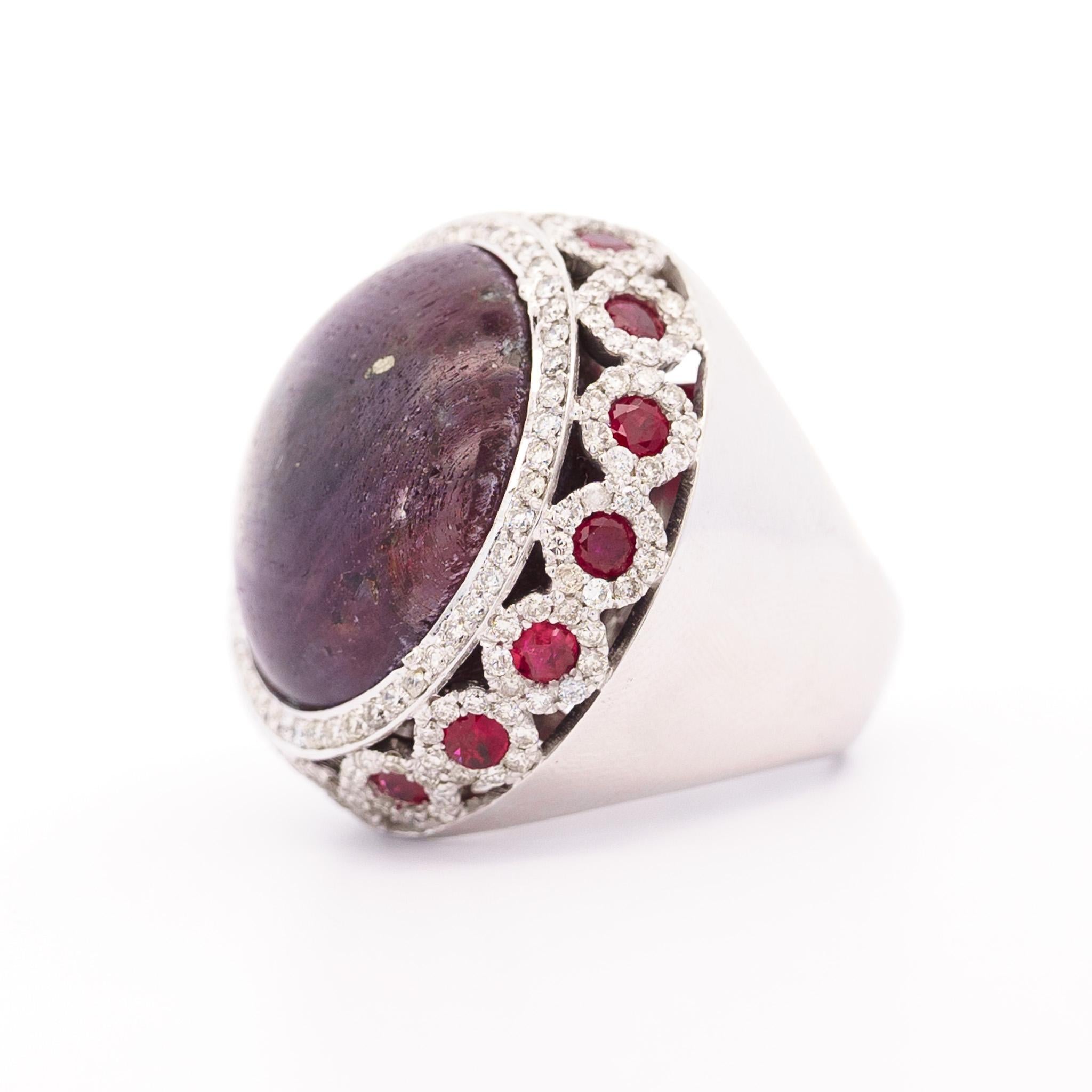 Belle Époque Vintage 50 Carat Star Ruby Cabochon 18K White Gold Gypsy Style Heavy Ring For Sale