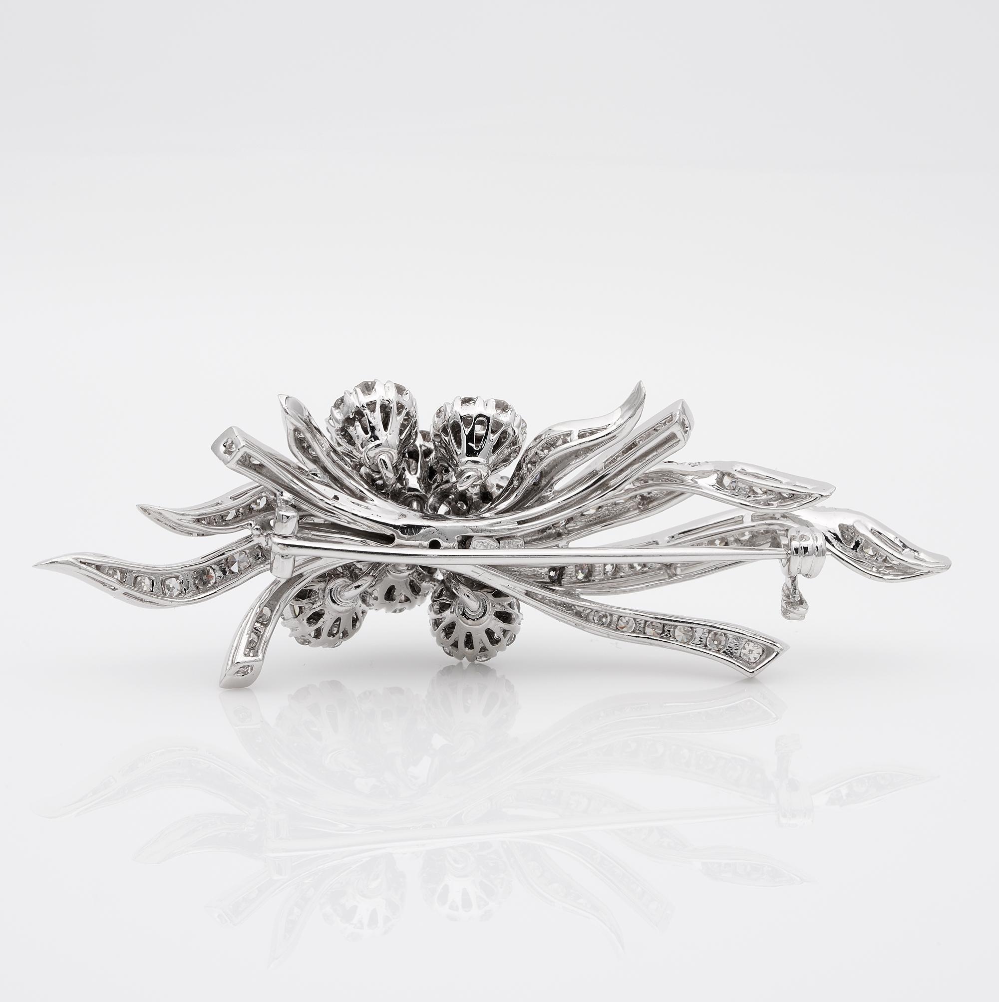 Vintage 5.0 Ct Diamond Flower Spray brooch 18 KT For Sale 1