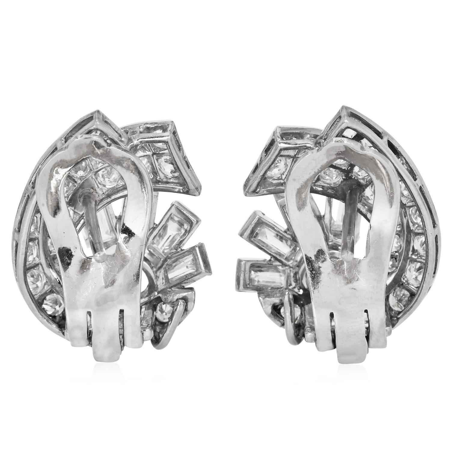 Vintage 5.00cttw Diamond Platinum Spray Stud clip-on Earrings In Excellent Condition For Sale In Miami, FL