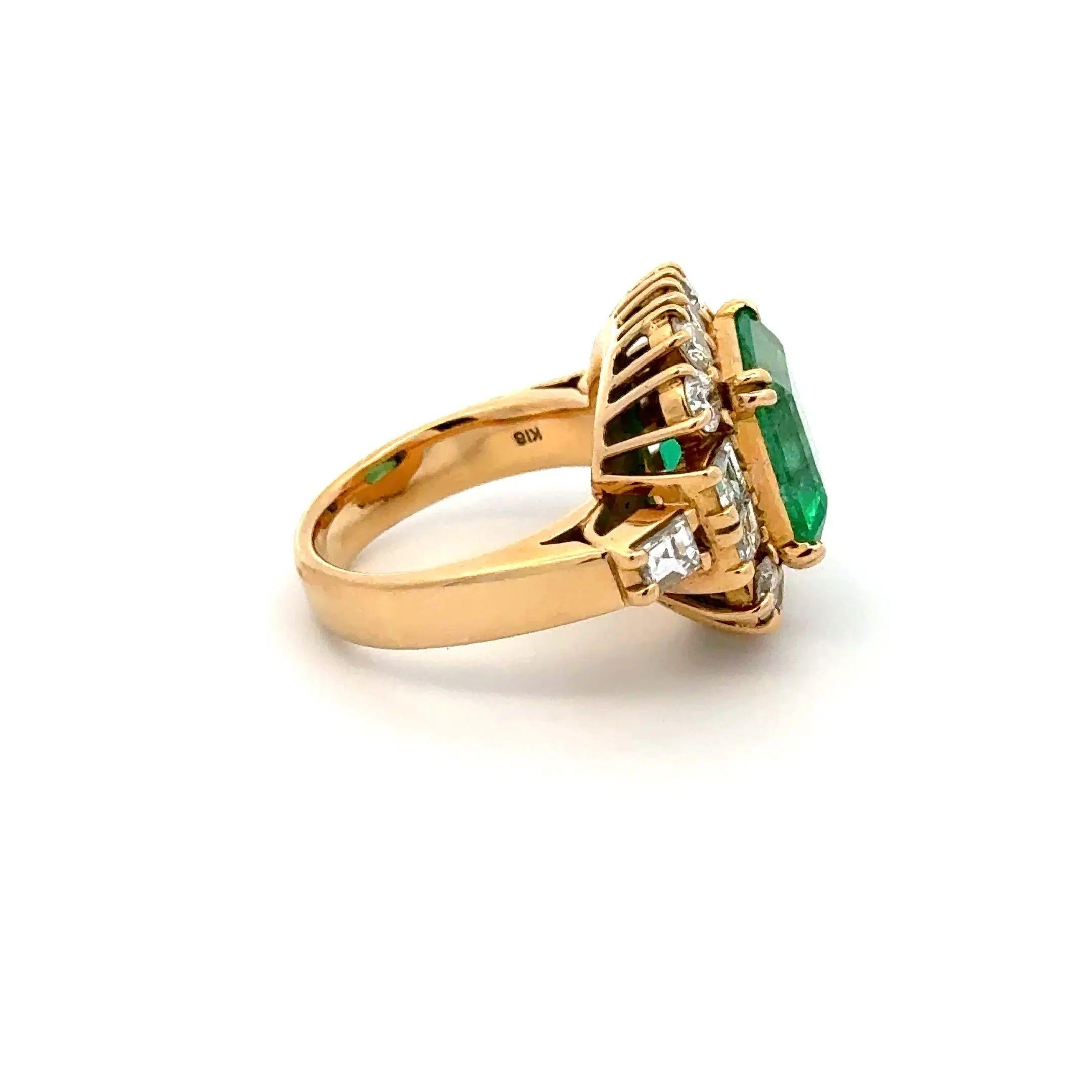 Vintage 5,03 Karat Quadratischer Smaragd-Schliff Smaragd GIA und Diamant Gold Ring Damen im Angebot