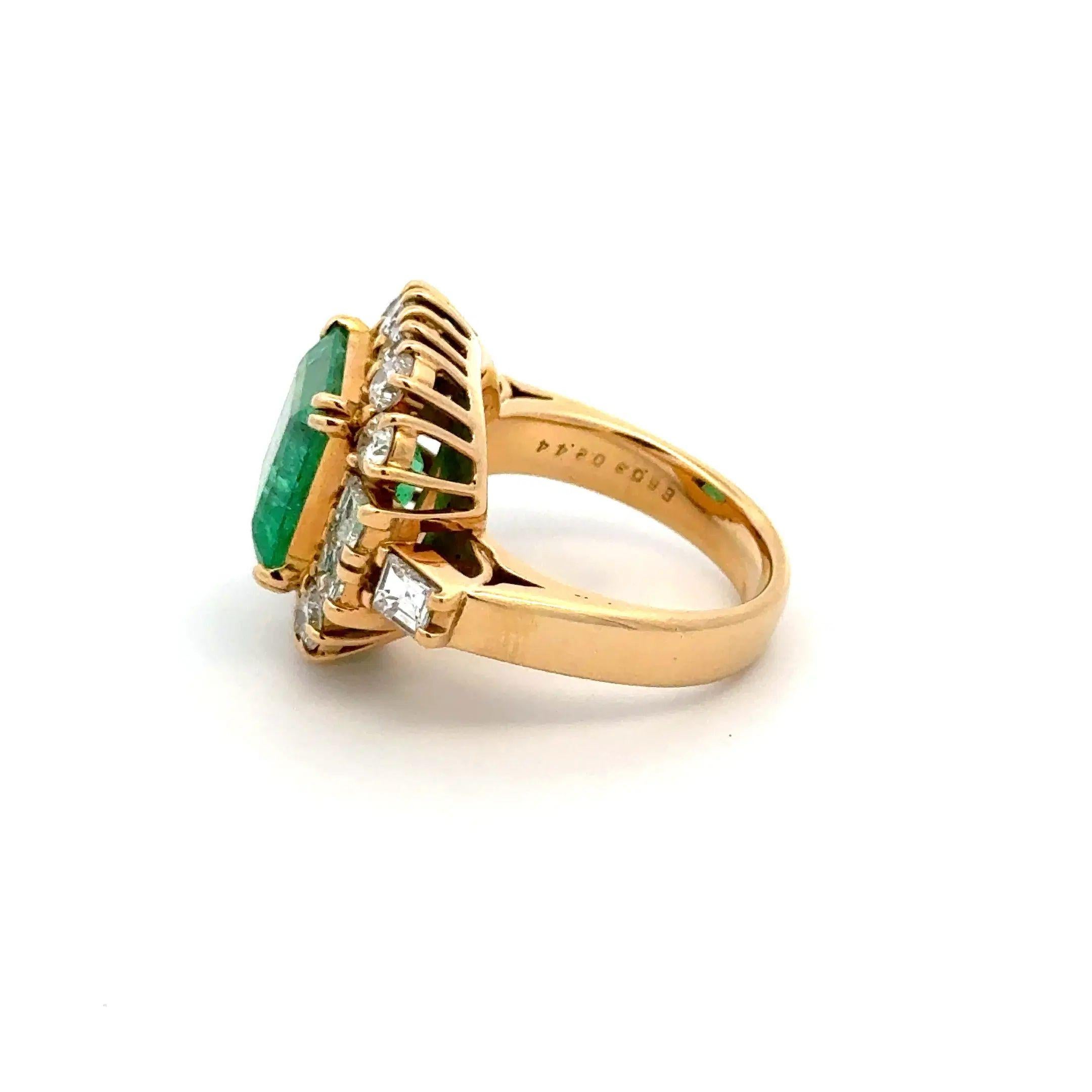 Vintage 5,03 Karat Quadratischer Smaragd-Schliff Smaragd GIA und Diamant Gold Ring im Angebot 3