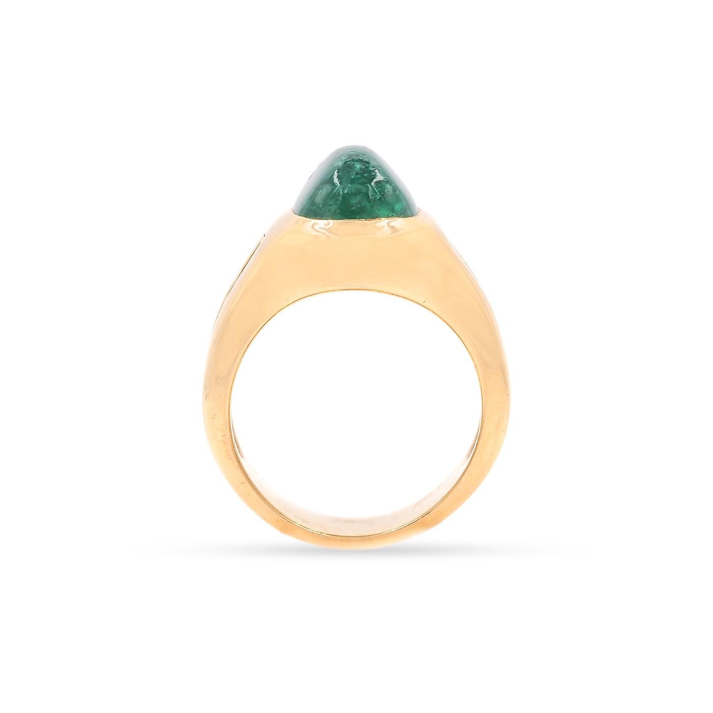 Modern Vintage 5.04 Carat Cabochon Emerald & Baguette Cut Diamond Ring For Sale