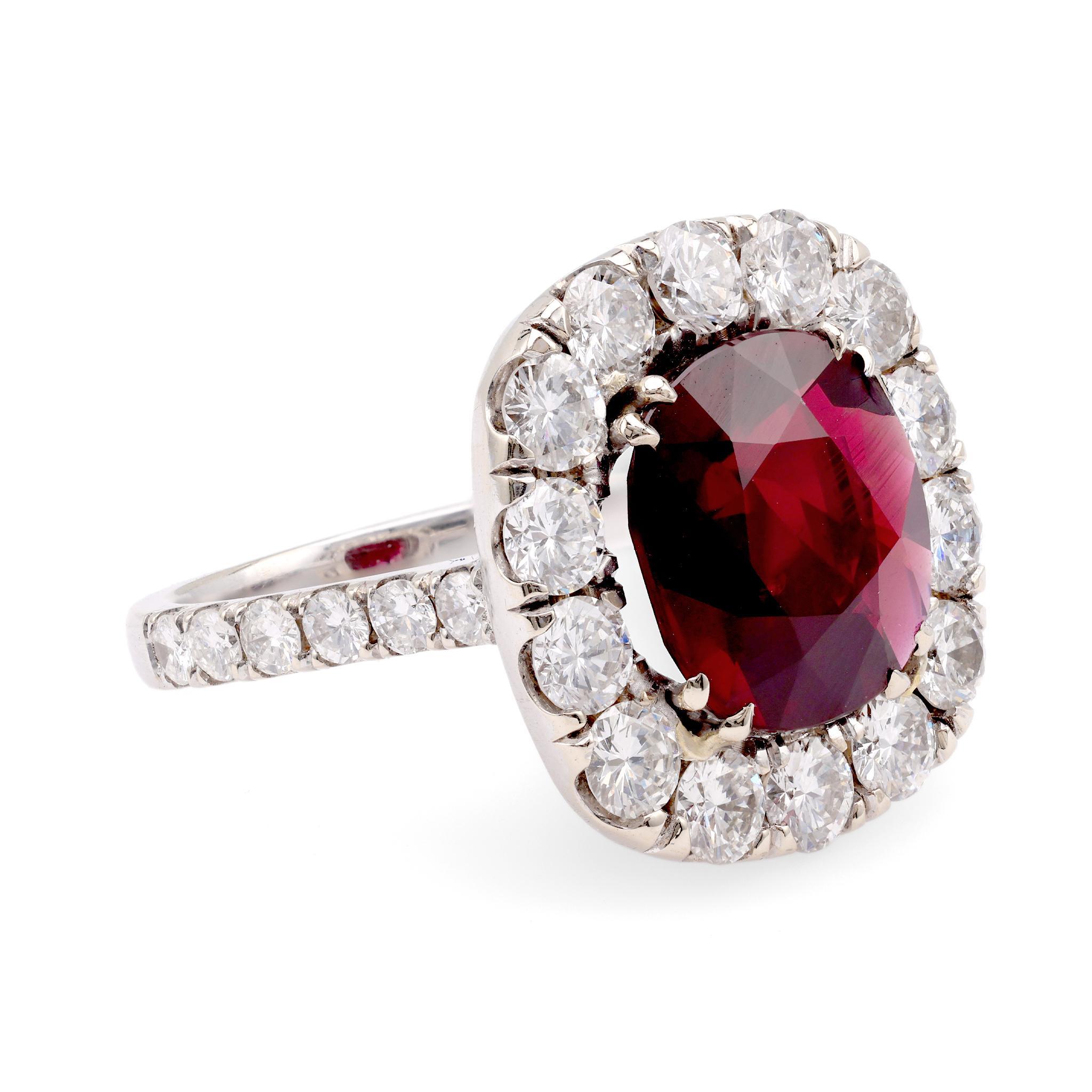 Vintage 5,06 Karat Cushion Cut No Heat Ruby Diamantring (Kissenschliff)