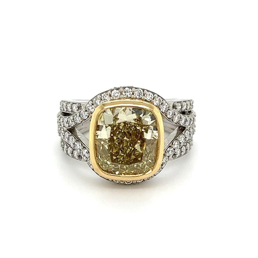 Platinring, Vintage 5,06 Karat GIA natürlicher gelber Fancy-Diamant im Kissenschliff im Zustand „Hervorragend“ im Angebot in Montreal, QC
