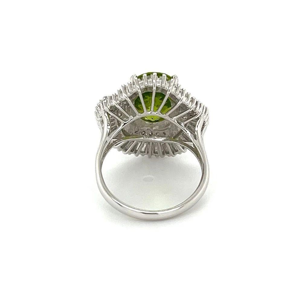Vintage 5.06 Carat Oval Peridot and Diamond Platinum Cocktail Ring In Excellent Condition For Sale In Montreal, QC