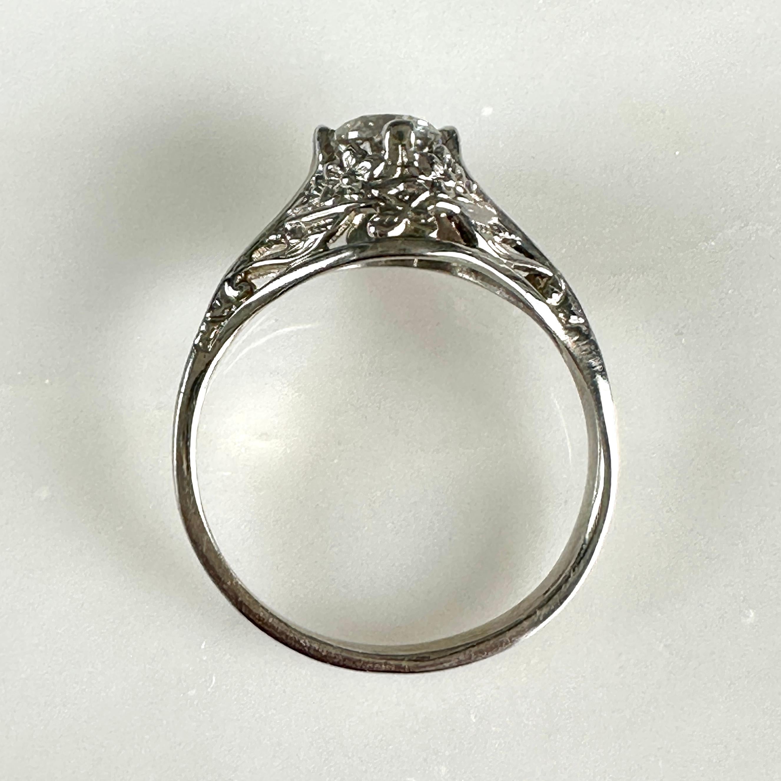 Vintage .50 Carat Diamond 14k Gold Filigree Ring For Sale 10