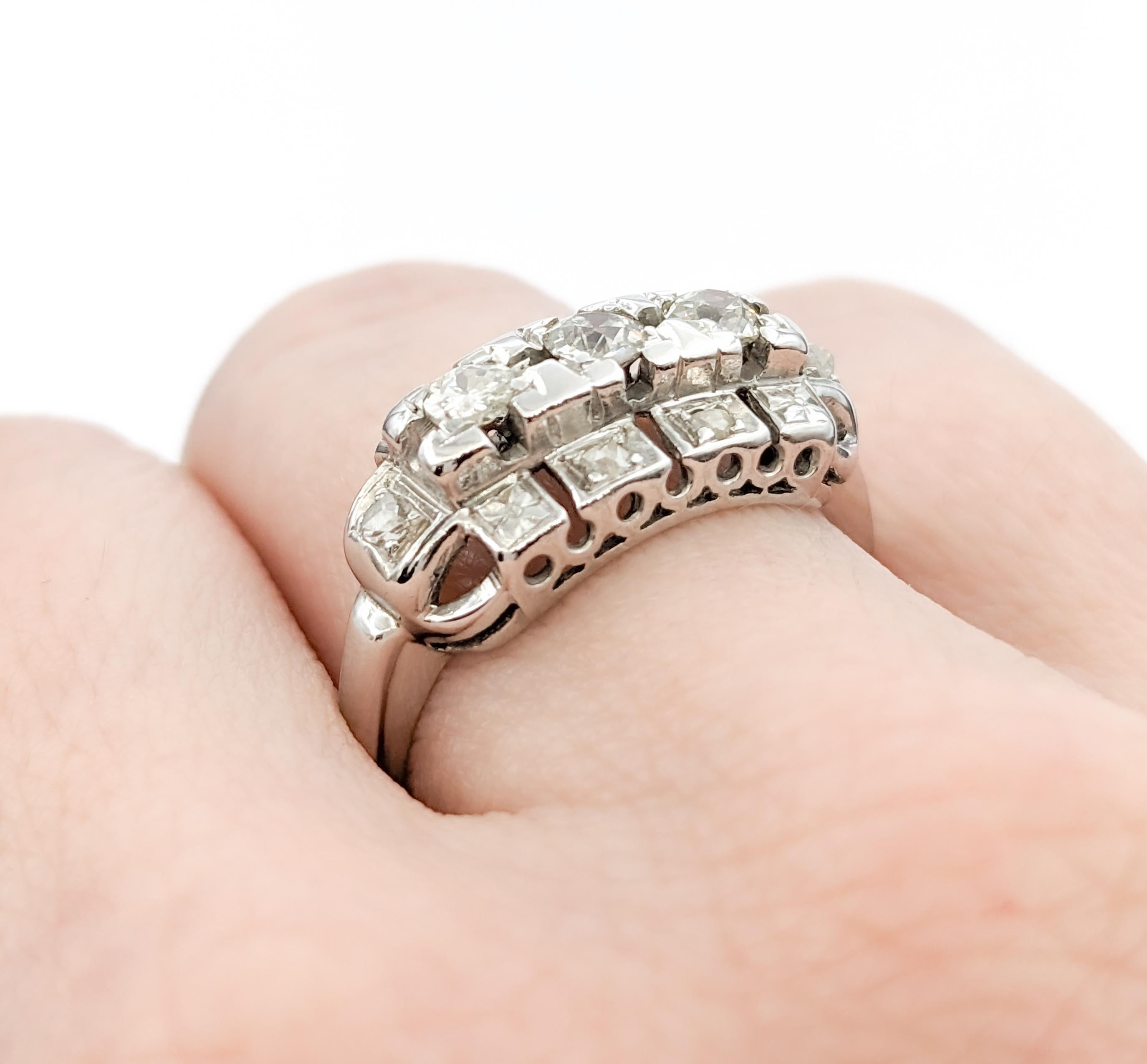 Vintage .50ctw Old Mine Cut Diamond Ring in White Gold (Bague en or blanc avec diamant taillé dans une ancienne mine) en vente 3