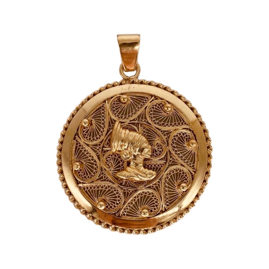 nefertiti gold necklace vintage