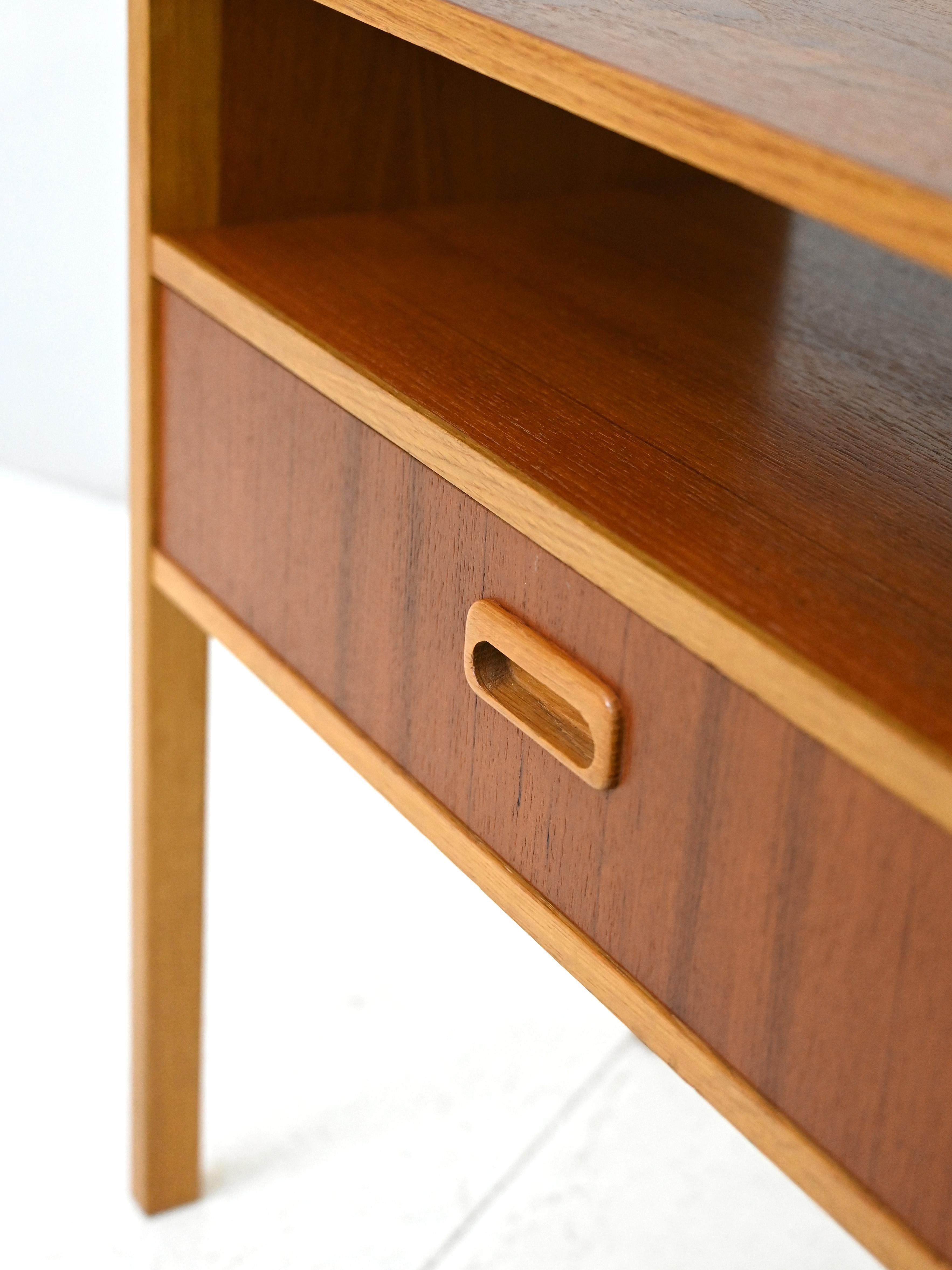 Vintage 50s Nightstand with Drawer For Sale 1