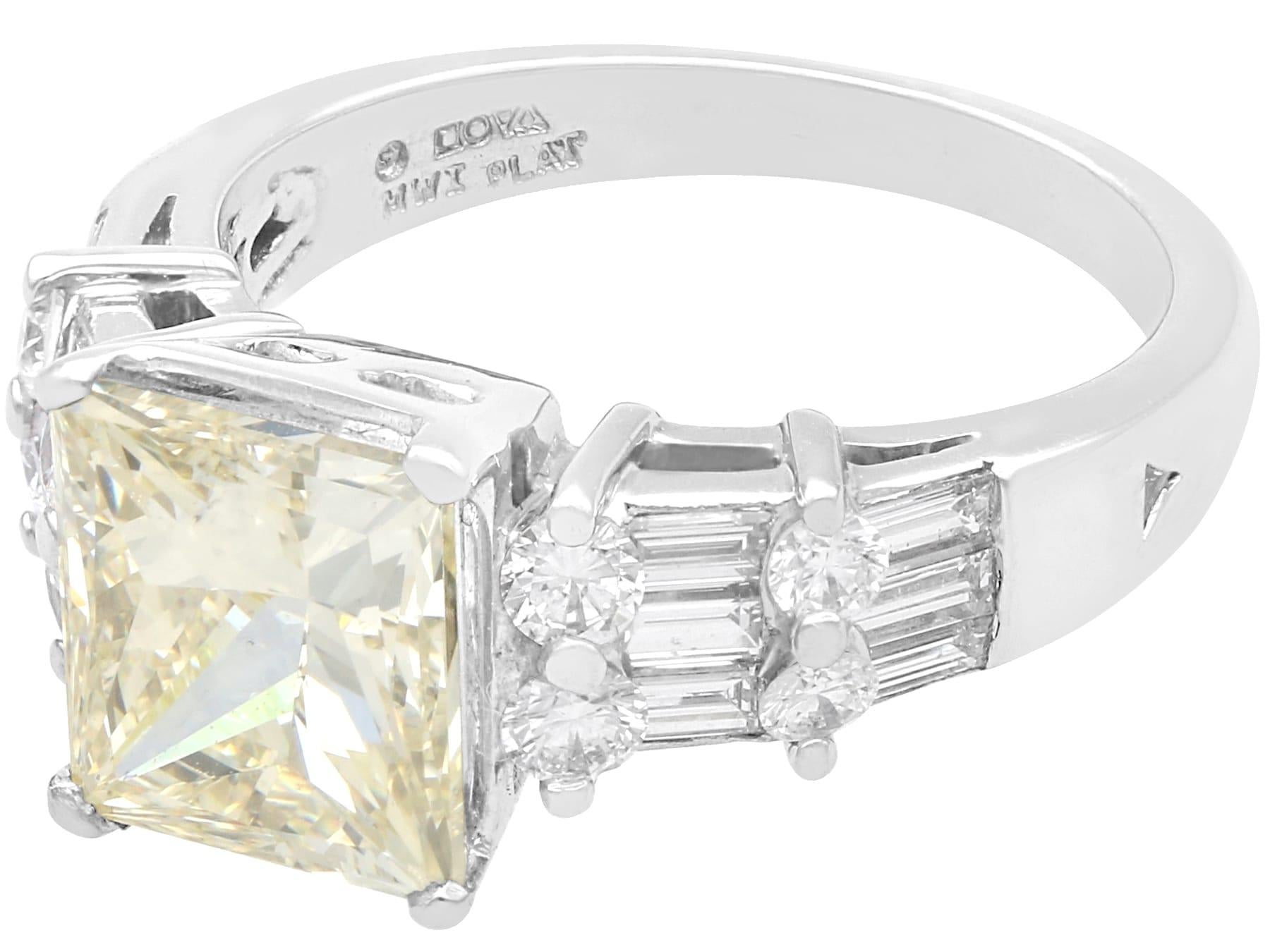 Taille princesse Bague solitaire vintage en platine et diamants de 5,12 carats en vente