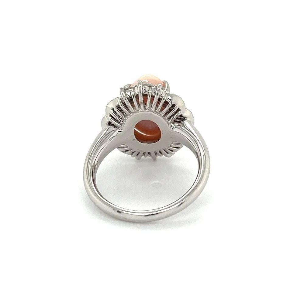 Vintage 5.15 Carat Natural Pink Conch Pearl and Diamond Platinum Diamond Ring In Excellent Condition In Montreal, QC