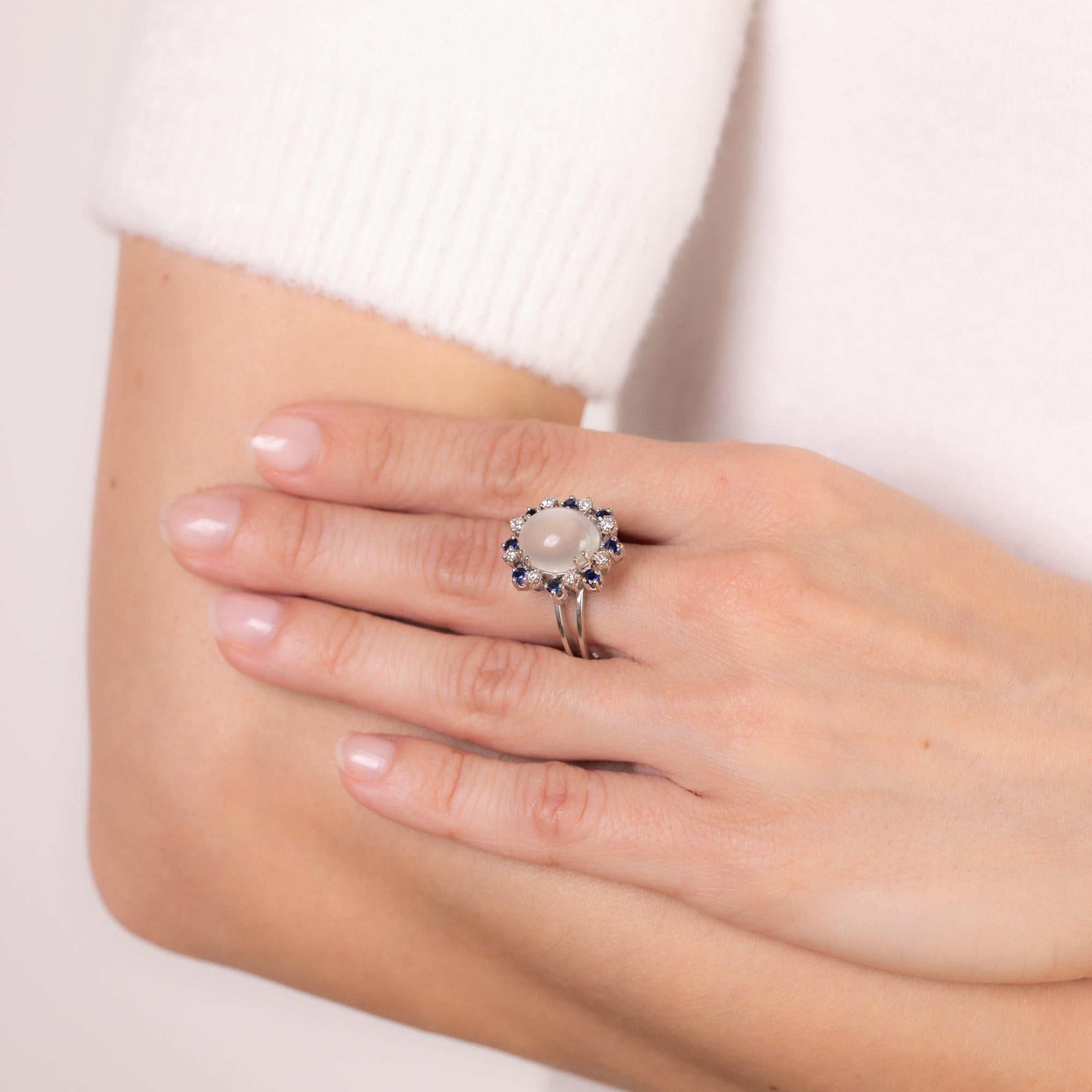 Cabochon Vintage 5.20 carat moonstone diamond sapphire 14k white gold cocktail ring For Sale
