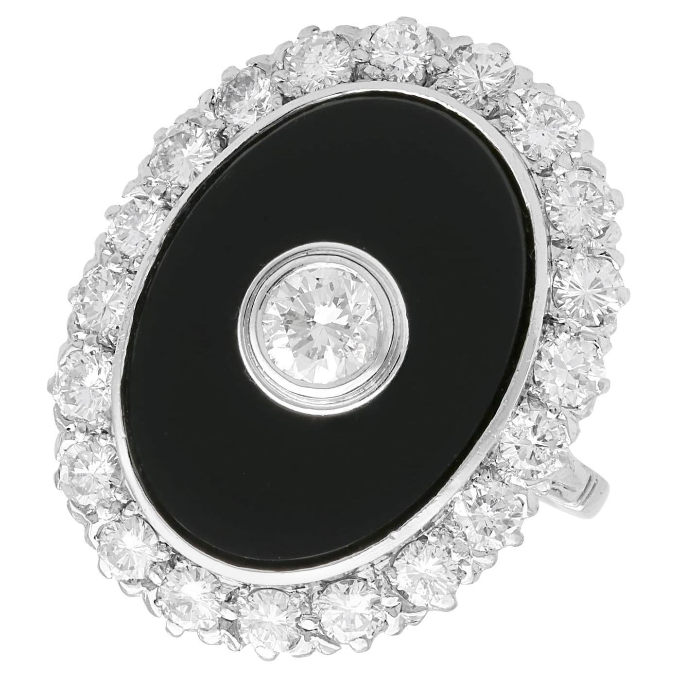 Bague vintage en or blanc avec onyx noir de 5,22 carats et diamants de 3,64 carats