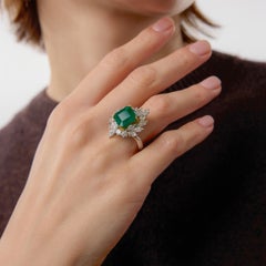 Vintage 5.23 carat emerald diamond cocktail 18k gold ring