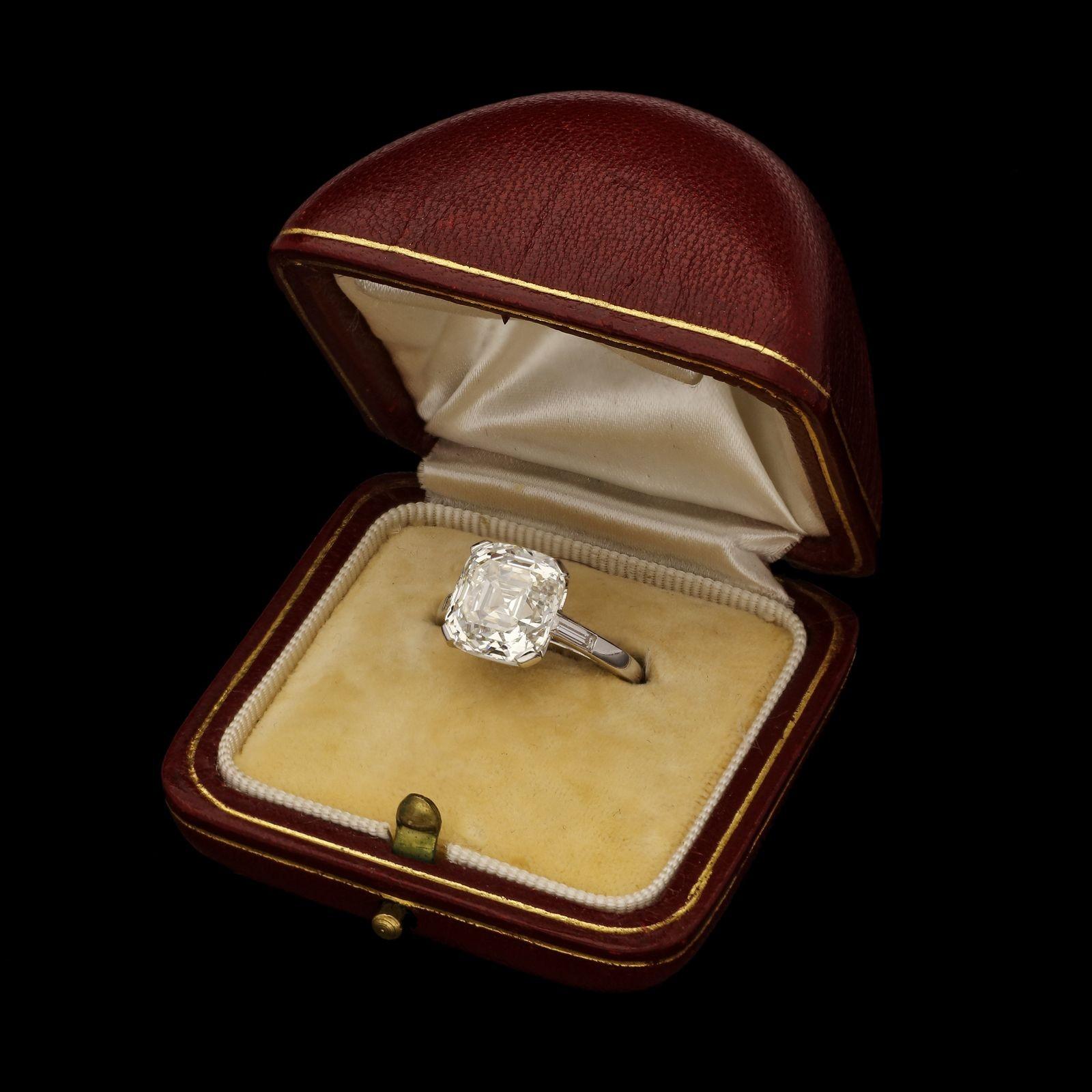 Bague vintage en platine et diamants taille mixte de 5,24 carats, c. 1930 Pour femmes en vente