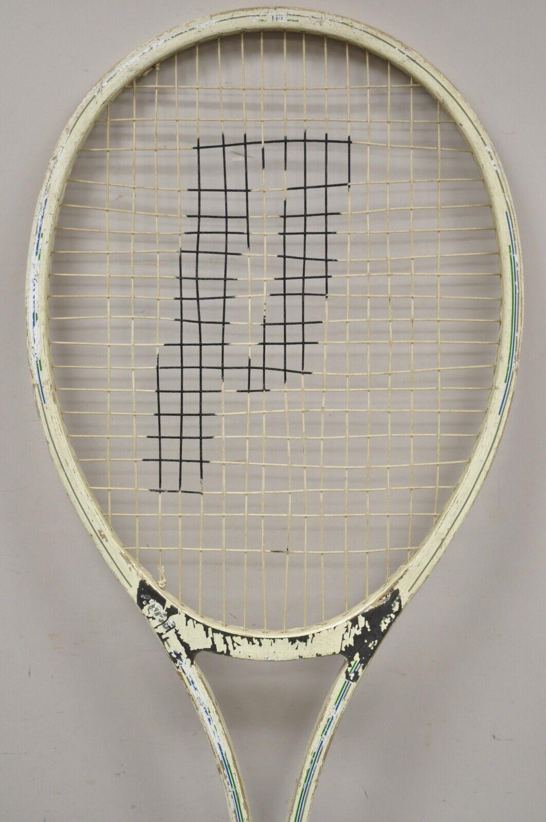 20ième siècle Vitrine de magasin de raquettes de tennis surdimensionnée Prince Pop Art en bois vintage de 135 cm en vente