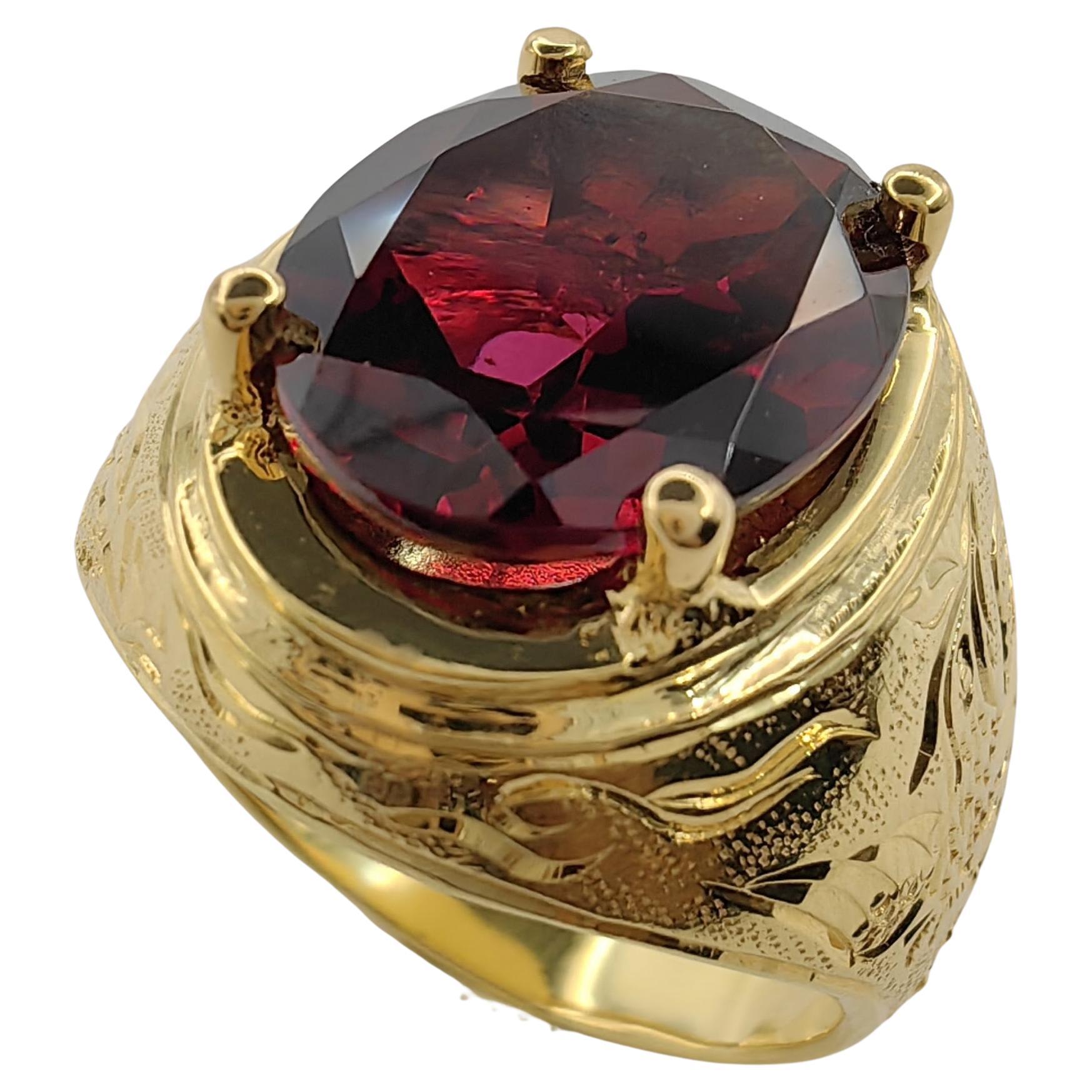 Anillo vintage de oro amarillo de 14 quilates con dragón y fénix de rubelita talla oval de 5,32 quilates