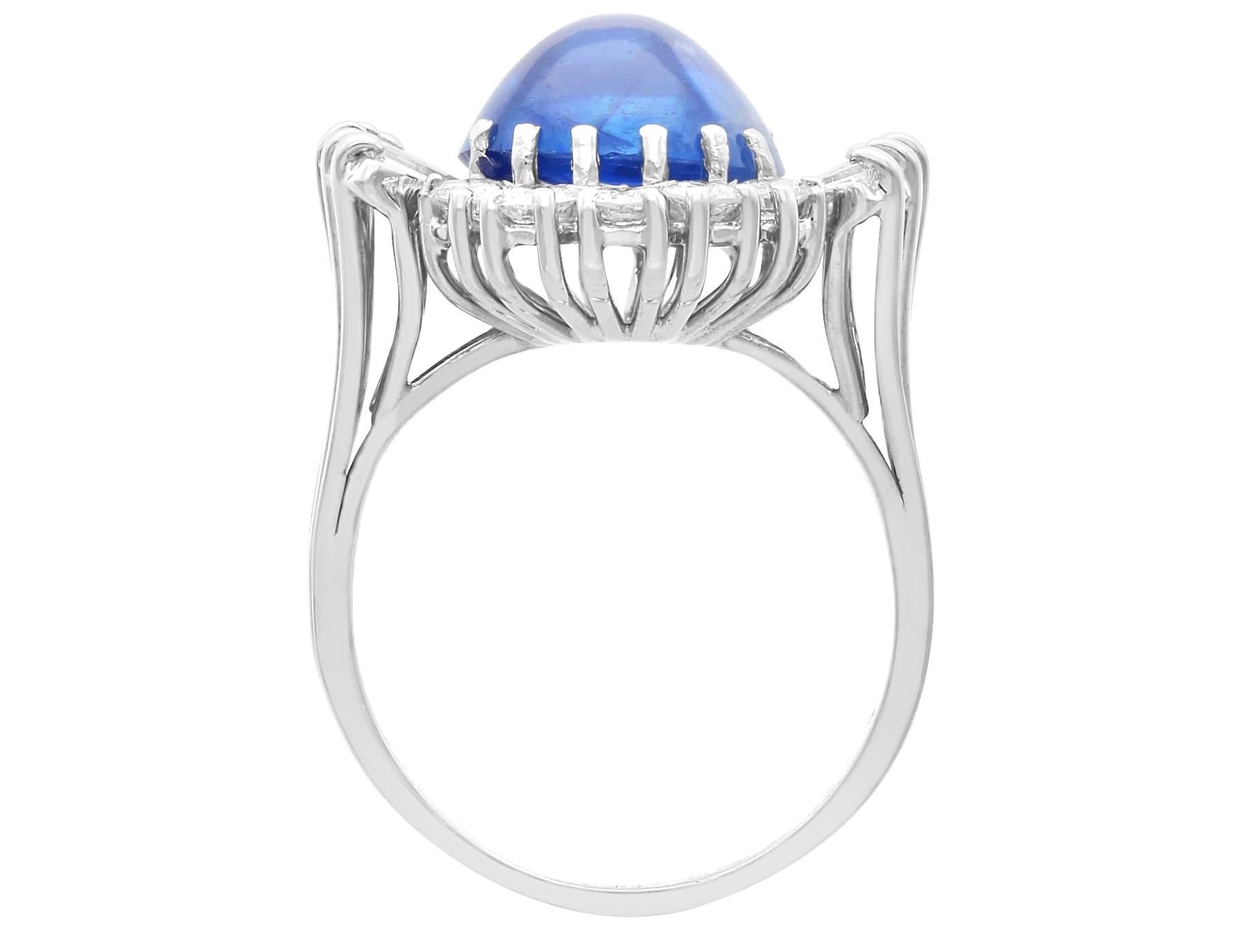 18 Karat Weißgold Cluster-Ring mit 5,34 Karat Burma-Saphir und 1,10 Karat Diamant im Angebot 1