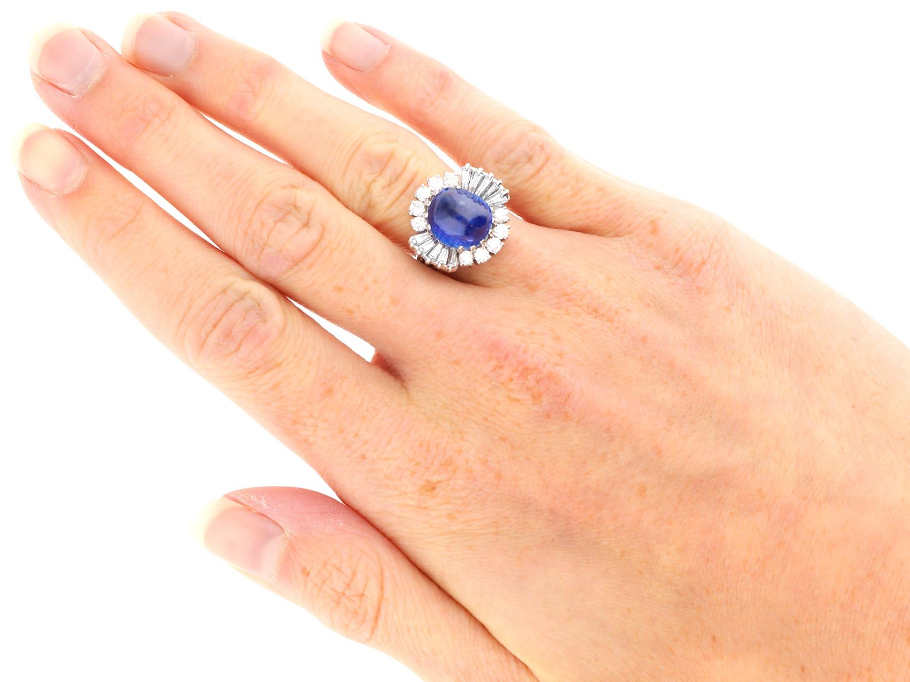 18 Karat Weißgold Cluster-Ring mit 5,34 Karat Burma-Saphir und 1,10 Karat Diamant im Angebot 3