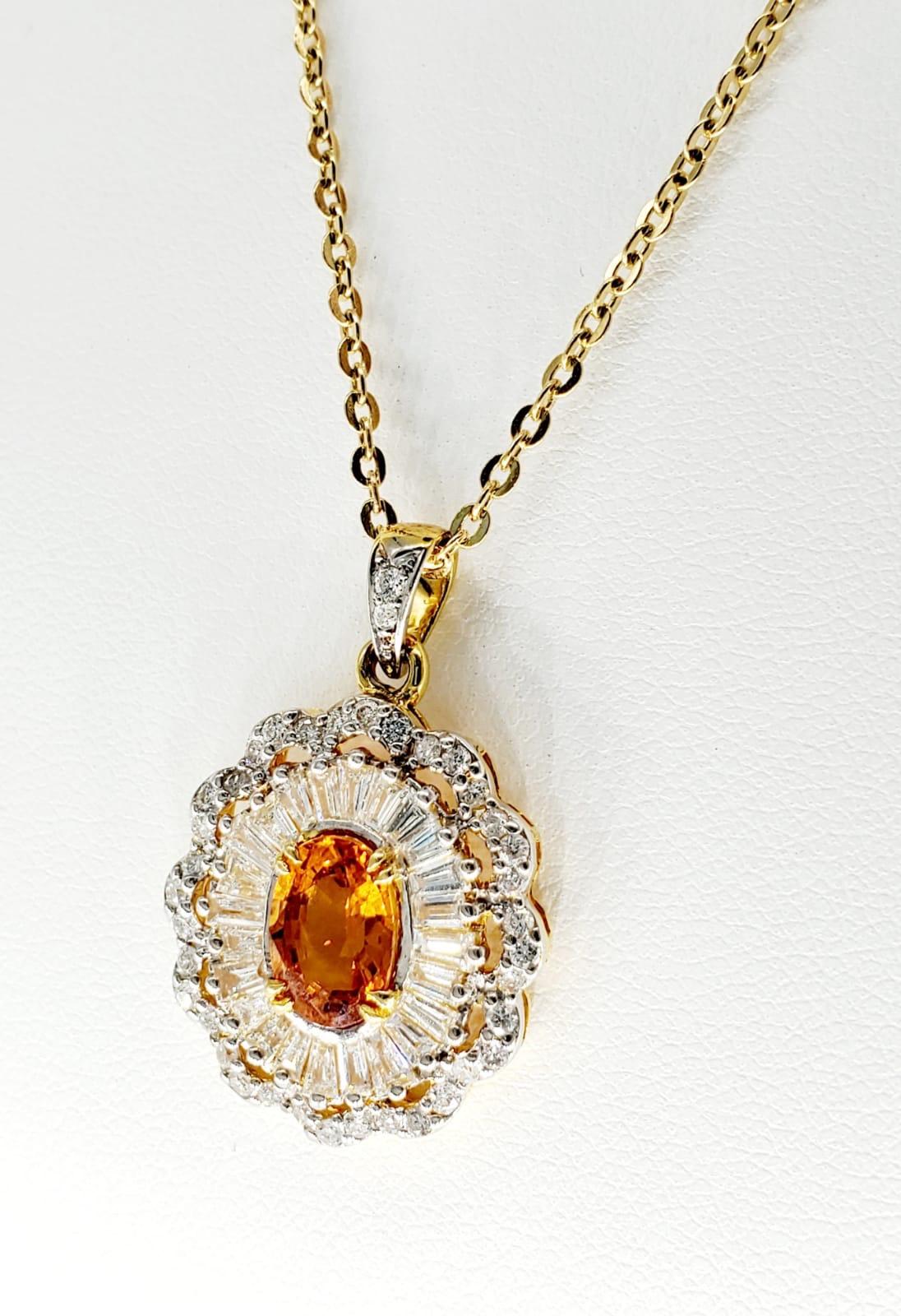 Pendentif en or 18 carats avec grappe de saphirs naturels certifiés de 5,41 carats et diamants en vente 1