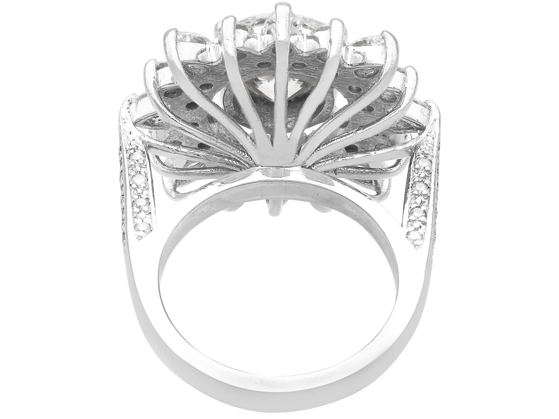 Anillo vintage en racimo de diamantes y platino de 5,41 quilates Circa 1990 en venta 1