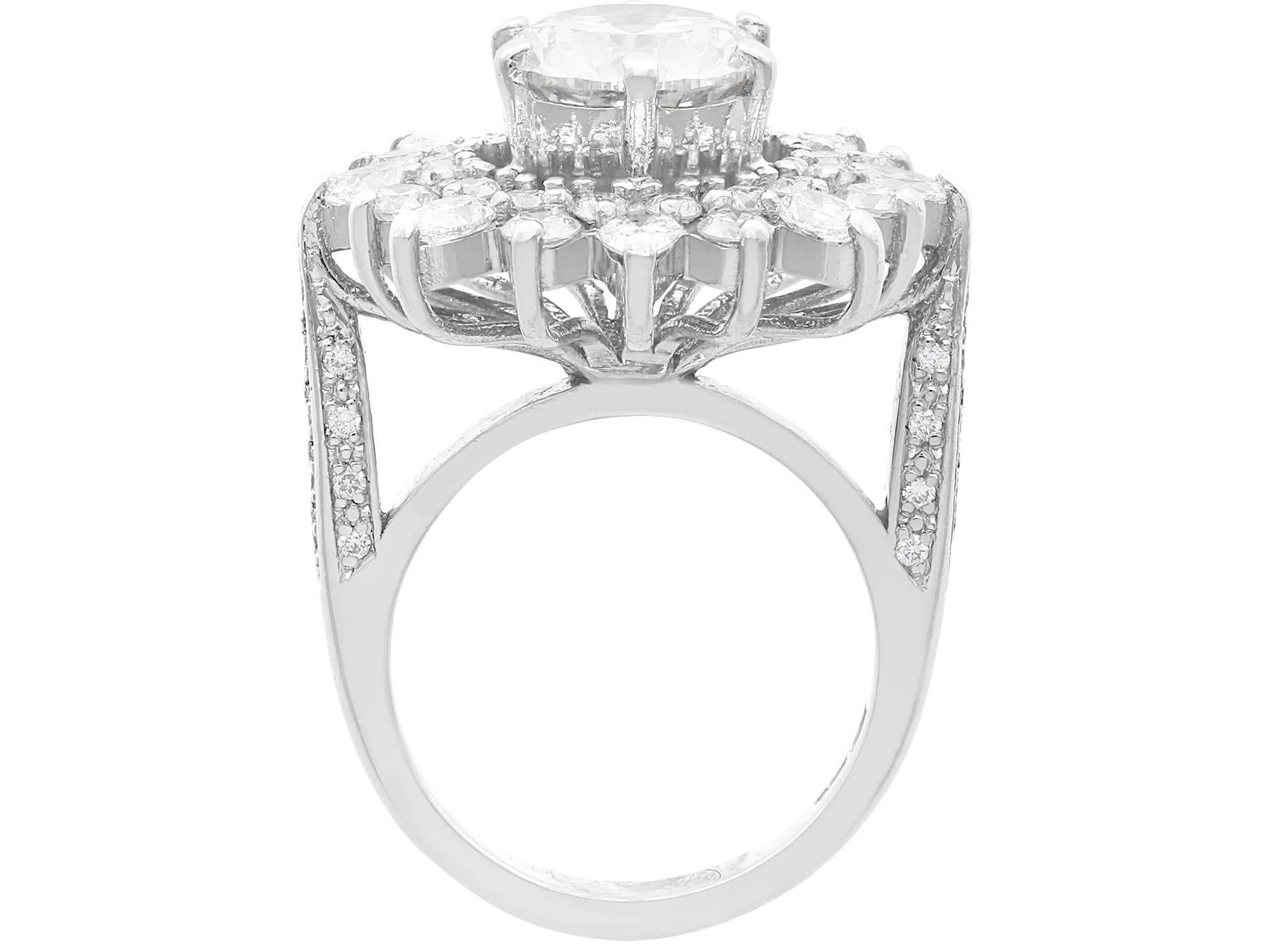 Anillo vintage en racimo de diamantes y platino de 5,41 quilates Circa 1990 en venta 2