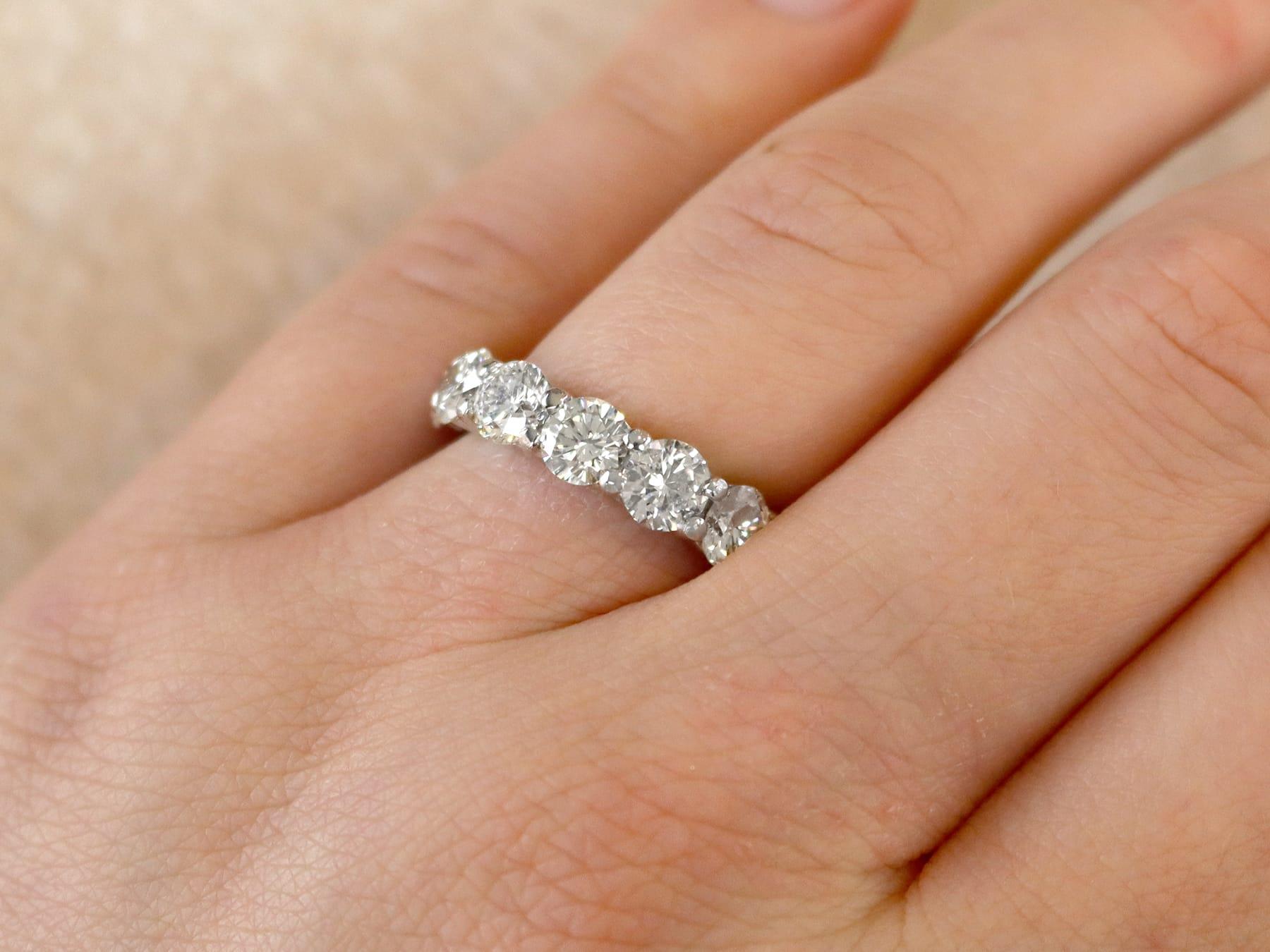 Brilliant Cut Vintage 5.46 Carat Diamond and White Gold Full Eternity / Bridal Ring For Sale
